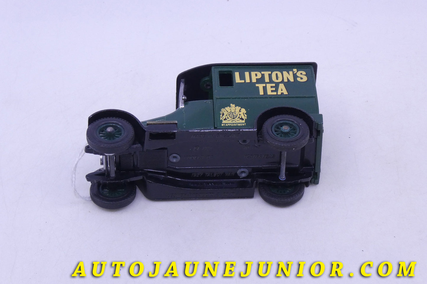 Le Matchbox Talbot Camionette tôlée "Lipyton's Tea" 1927 est en vente sur Auto Jaune Junior ! Découvrez nos collections de diecast Tekno, Politoys, Mebetoys, Mercury, Joal, Diapet, Märklin, TootsieToys.AutoJaune Junior ; Vous avez le même jouet ? Profitez de notre expertise pour vous accompagner dans la vente de vos modèles ou votre collection ! Nous achetons tous lots de miniatures ! Contactez nous !