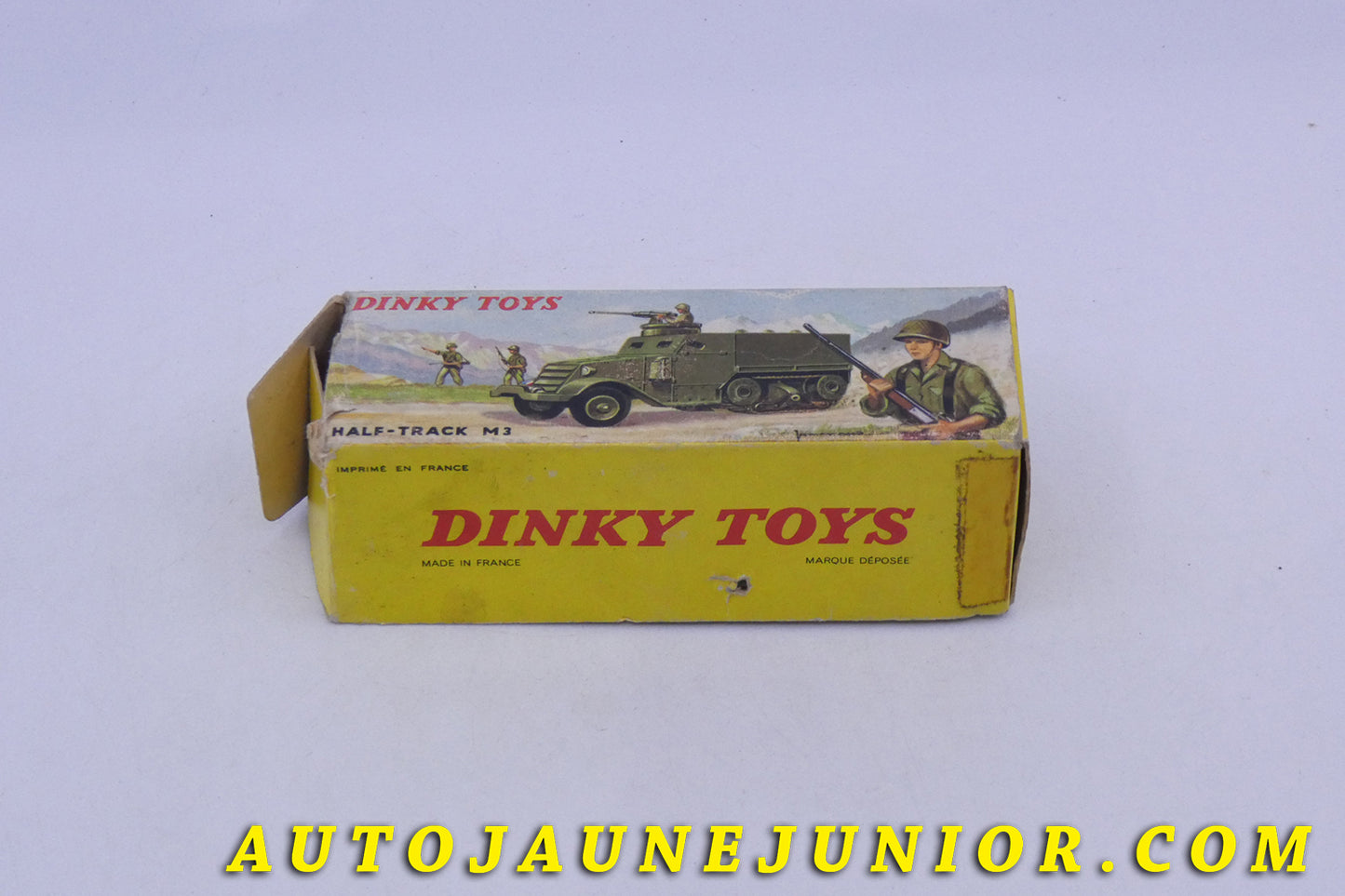 Le Dinky Toys White Half Track M3 est en vente sur Auto Jaune Junior ! Découvrez nos collections de diecast Tekno, Politoys, Mebetoys, Mercury, Joal, Diapet, Märklin, TootsieToys.AutoJaune Junior ; Vous avez le même jouet ? Profitez de notre expertise pour vous accompagner dans la vente de vos modèles ou votre collection ! Nous achetons tous lots de miniatures ! Contactez nous !
