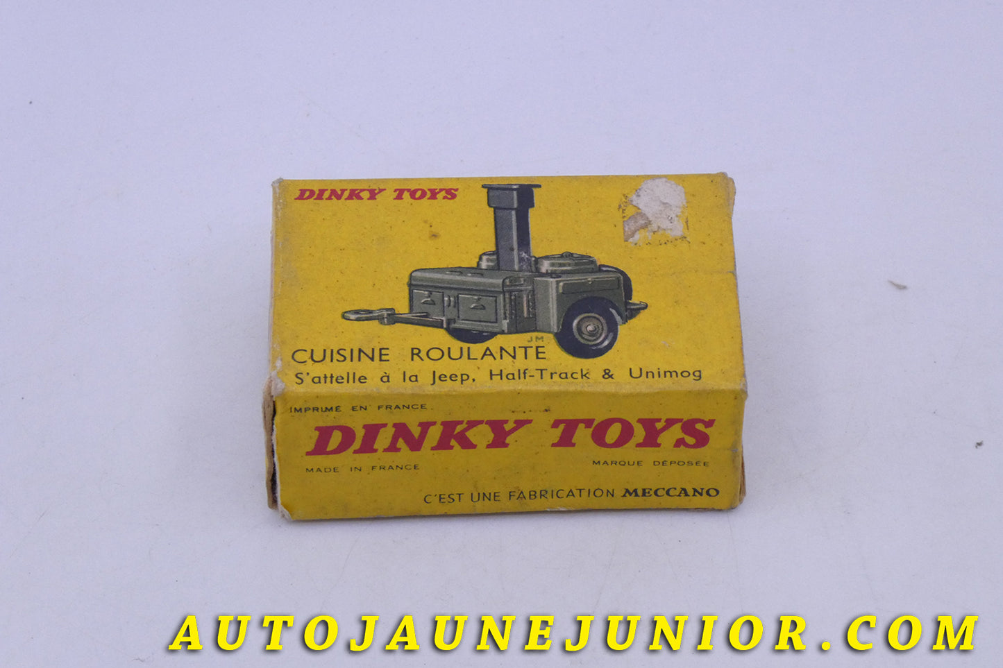 Le Dinky Toys Remorque Cuisine Marion est en vente sur Auto Jaune Junior ! Découvrez nos collections de diecast Tekno, Politoys, Mebetoys, Mercury, Joal, Diapet, Märklin, TootsieToys.AutoJaune Junior ; Vous avez le même jouet ? Profitez de notre expertise pour vous accompagner dans la vente de vos modèles ou votre collection ! Nous achetons tous lots de miniatures ! Contactez nous !