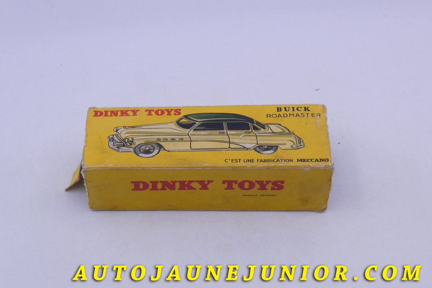 Le Dinky Toys Buick Roadmaster est en vente sur Auto Jaune Junior ! Découvrez nos collections de diecast Tekno, Politoys, Mebetoys, Mercury, Joal, Diapet, Märklin, TootsieToys.AutoJaune Junior ; Vous avez le même jouet ? Profitez de notre expertise pour vous accompagner dans la vente de vos modèles ou votre collection ! Nous achetons tous lots de miniatures ! Contactez nous !