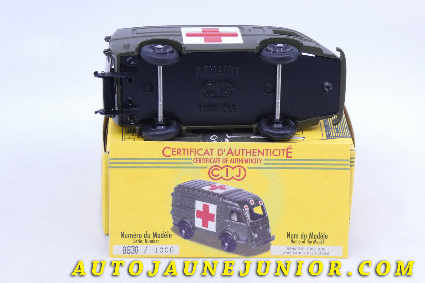 Le Atlas Renault 1000Kgs Ambulance Militaire est en vente sur Auto Jaune Junior ! Découvrez nos collections de diecast Tekno, Politoys, Mebetoys, Mercury, Joal, Diapet, Märklin, TootsieToys.AutoJaune Junior ; Vous avez le même jouet ? Profitez de notre expertise pour vous accompagner dans la vente de vos modèles ou votre collection ! Nous achetons tous lots de miniatures ! Contactez nous !