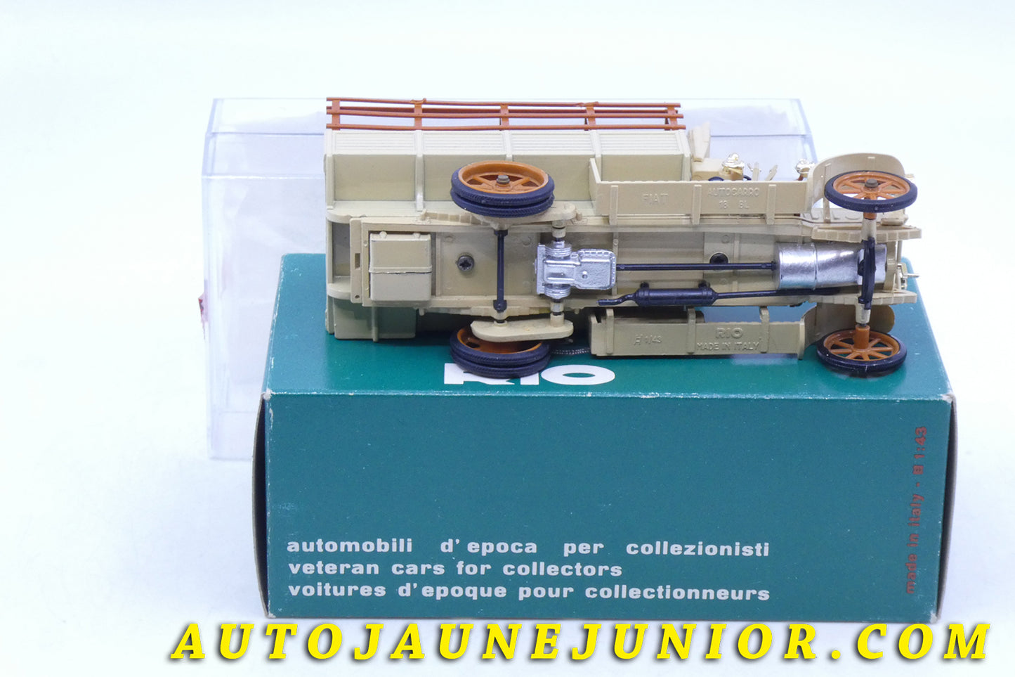 Le Rio Fiat Autocar Militaire 18BL est en vente sur Auto Jaune Junior ! Découvrez nos collections de diecast Tekno, Politoys, Mebetoys, Mercury, Joal, Diapet, Märklin, TootsieToys.AutoJaune Junior ; Vous avez le même jouet ? Profitez de notre expertise pour vous accompagner dans la vente de vos modèles ou votre collection ! Nous achetons tous lots de miniatures ! Contactez nous !