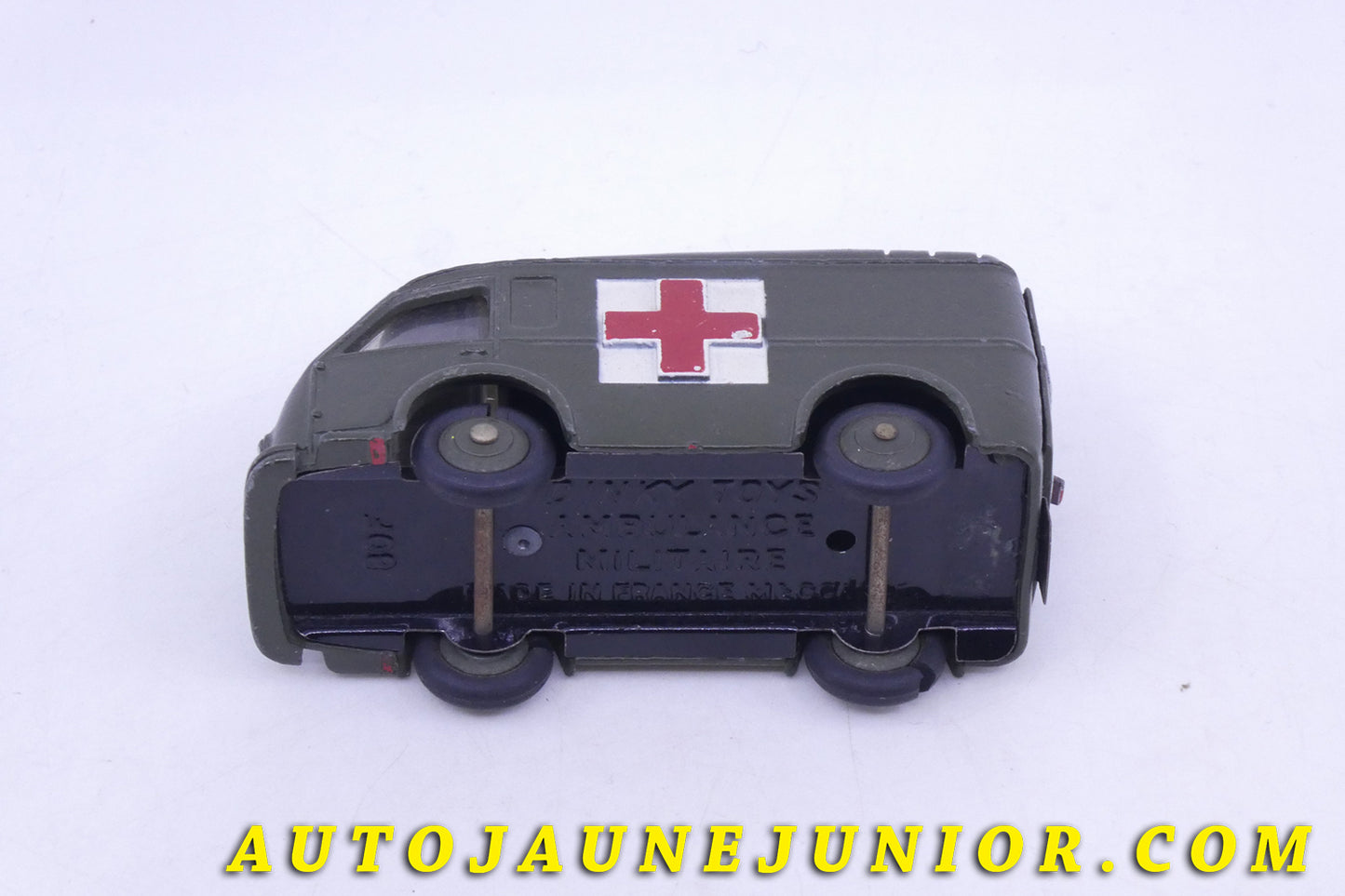 Le Dinky Toys Renault Carrier Ambulance Militaire est en vente sur Auto Jaune Junior ! Découvrez nos collections de diecast Tekno, Politoys, Mebetoys, Mercury, Joal, Diapet, Märklin, TootsieToys.AutoJaune Junior ; Vous avez le même jouet ? Profitez de notre expertise pour vous accompagner dans la vente de vos modèles ou votre collection ! Nous achetons tous lots de miniatures ! Contactez nous !