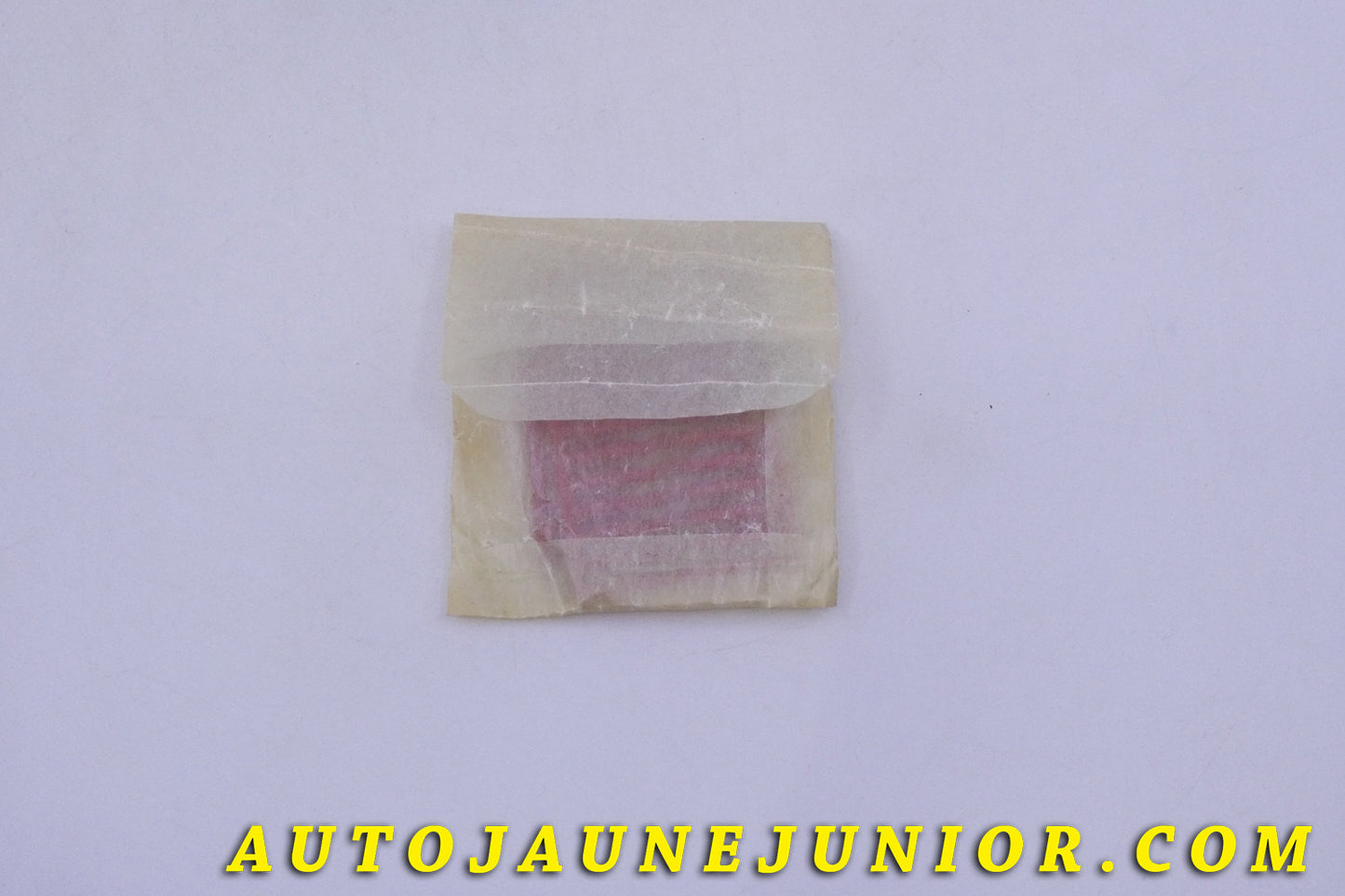 Le Solido Objet Obus est en vente sur Auto Jaune Junior ! Découvrez nos collections de diecast Tekno, Politoys, Mebetoys, Mercury, Joal, Diapet, Märklin, TootsieToys.AutoJaune Junior ; Vous avez le même jouet ? Profitez de notre expertise pour vous accompagner dans la vente de vos modèles ou votre collection ! Nous achetons tous lots de miniatures ! Contactez nous !