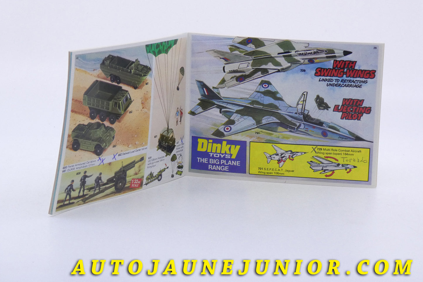 Le Dinky Toys Document Catalogue #11 est en vente sur Auto Jaune Junior ! Découvrez nos collections de diecast Tekno, Politoys, Mebetoys, Mercury, Joal, Diapet, Märklin, TootsieToys.AutoJaune Junior ; Vous avez le même jouet ? Profitez de notre expertise pour vous accompagner dans la vente de vos modèles ou votre collection ! Nous achetons tous lots de miniatures ! Contactez nous !