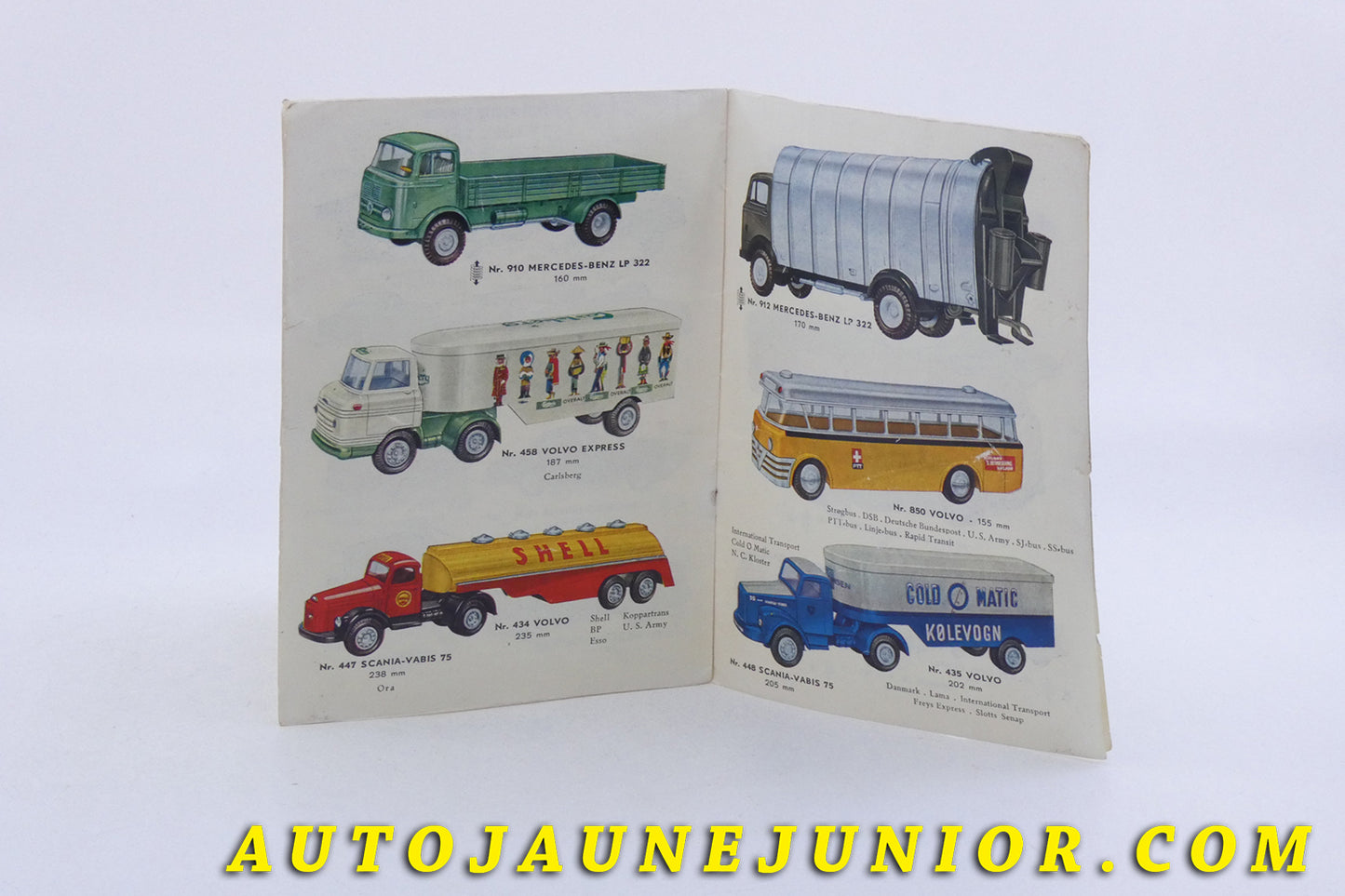 Le Tekno Document Catalogue #25 est en vente sur Auto Jaune Junior ! Découvrez nos collections de diecast Tekno, Politoys, Mebetoys, Mercury, Joal, Diapet, Märklin, TootsieToys.AutoJaune Junior ; Vous avez le même jouet ? Profitez de notre expertise pour vous accompagner dans la vente de vos modèles ou votre collection ! Nous achetons tous lots de miniatures ! Contactez nous !