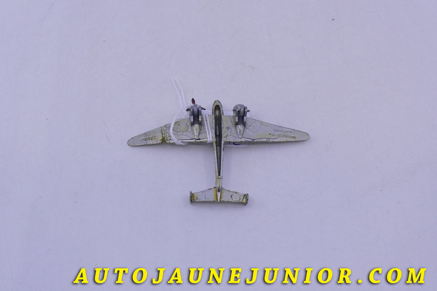 Le Dinky Toys Autre Potez 63 est en vente sur Auto Jaune Junior ! Découvrez nos collections de diecast Tekno, Politoys, Mebetoys, Mercury, Joal, Diapet, Märklin, TootsieToys.AutoJaune Junior ; Vous avez le même jouet ? Profitez de notre expertise pour vous accompagner dans la vente de vos modèles ou votre collection ! Nous achetons tous lots de miniatures ! Contactez nous !