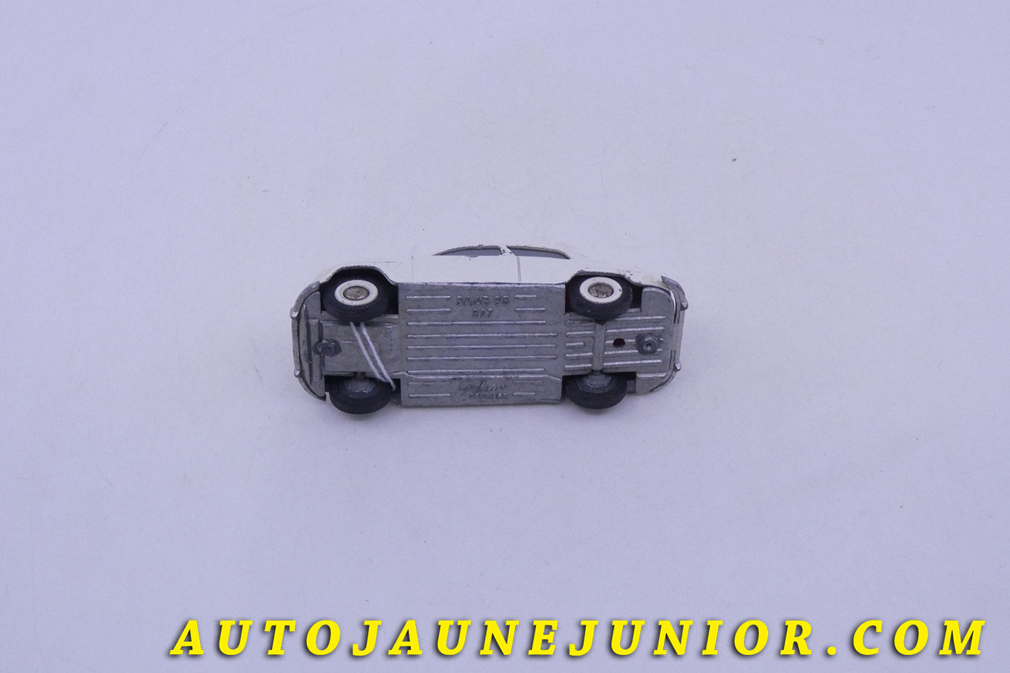 Le Tekno Saab 96 berline est en vente sur Auto Jaune Junior ! Découvrez nos collections de diecast Tekno, Politoys, Mebetoys, Mercury, Joal, Diapet, Märklin, TootsieToys.AutoJaune Junior ; Vous avez le même jouet ? Profitez de notre expertise pour vous accompagner dans la vente de vos modèles ou votre collection ! Nous achetons tous lots de miniatures ! Contactez nous !