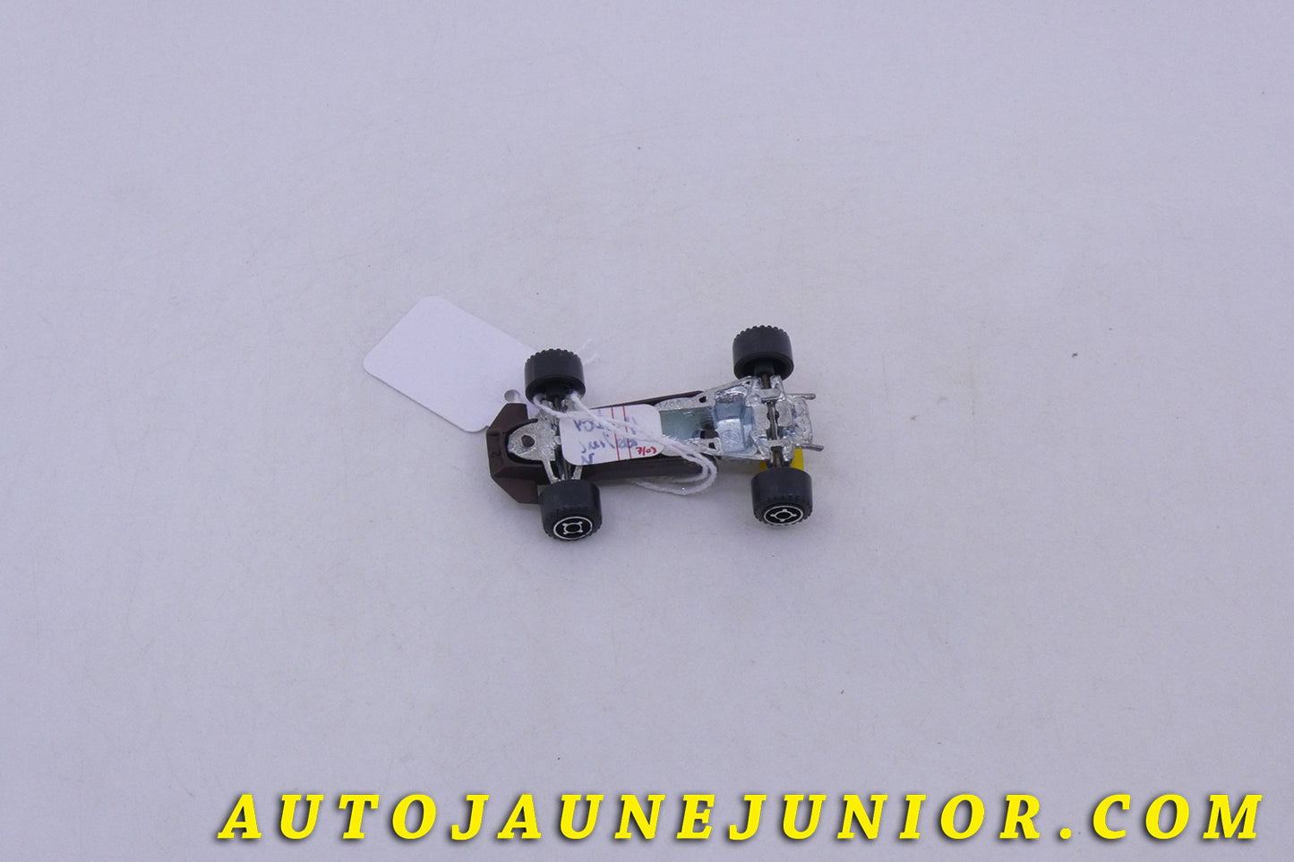 Le Barlux Auto Formule 1 -Surtees est en vente sur Auto Jaune Junior ! Découvrez nos collections de diecast Tekno, Politoys, Mebetoys, Mercury, Joal, Diapet, Märklin, TootsieToys.AutoJaune Junior ; Vous avez le même jouet ? Profitez de notre expertise pour vous accompagner dans la vente de vos modèles ou votre collection ! Nous achetons tous lots de miniatures ! Contactez nous !