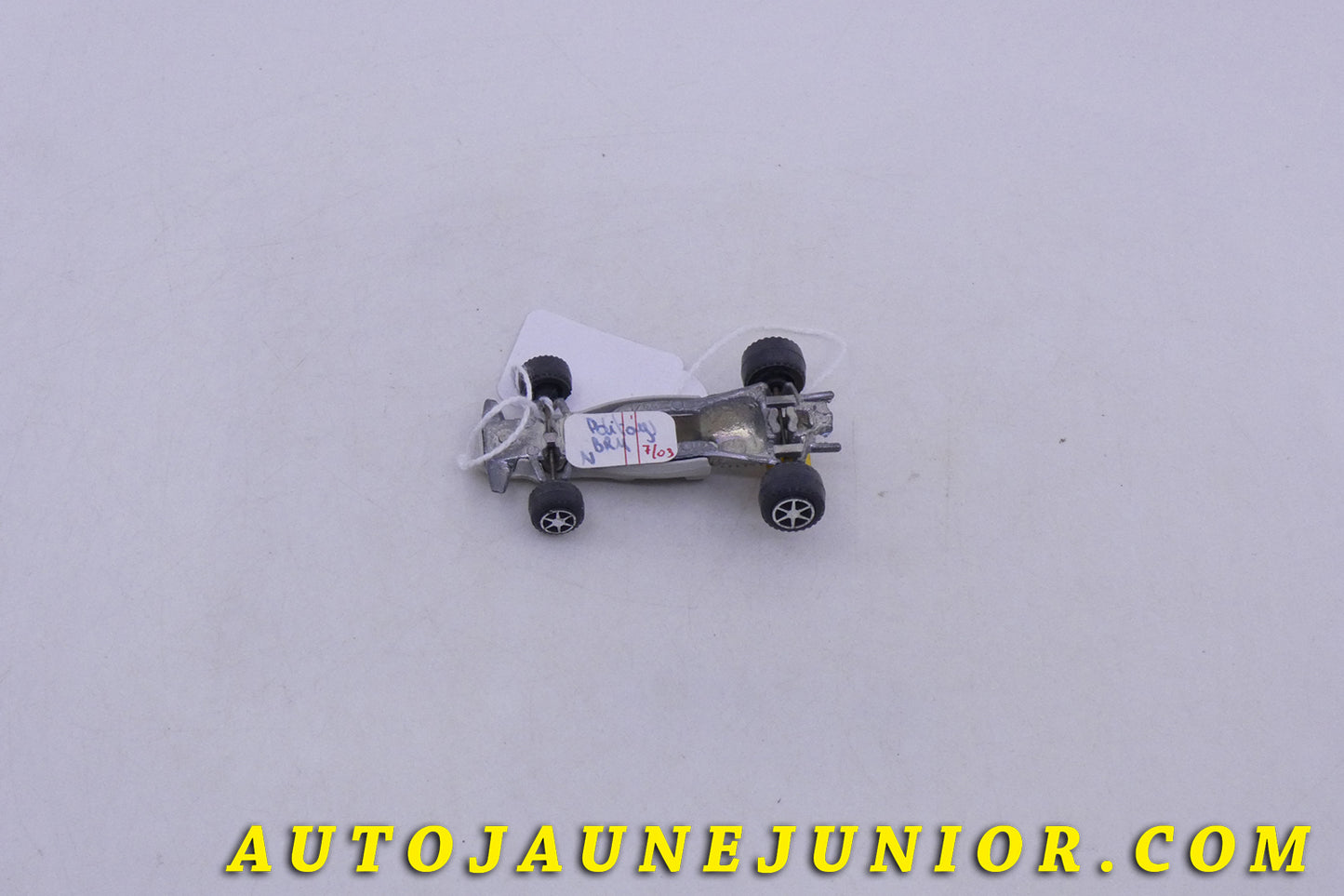 Le Barlux Auto Formule 1 - BRM est en vente sur Auto Jaune Junior ! Découvrez nos collections de diecast Tekno, Politoys, Mebetoys, Mercury, Joal, Diapet, Märklin, TootsieToys.AutoJaune Junior ; Vous avez le même jouet ? Profitez de notre expertise pour vous accompagner dans la vente de vos modèles ou votre collection ! Nous achetons tous lots de miniatures ! Contactez nous !