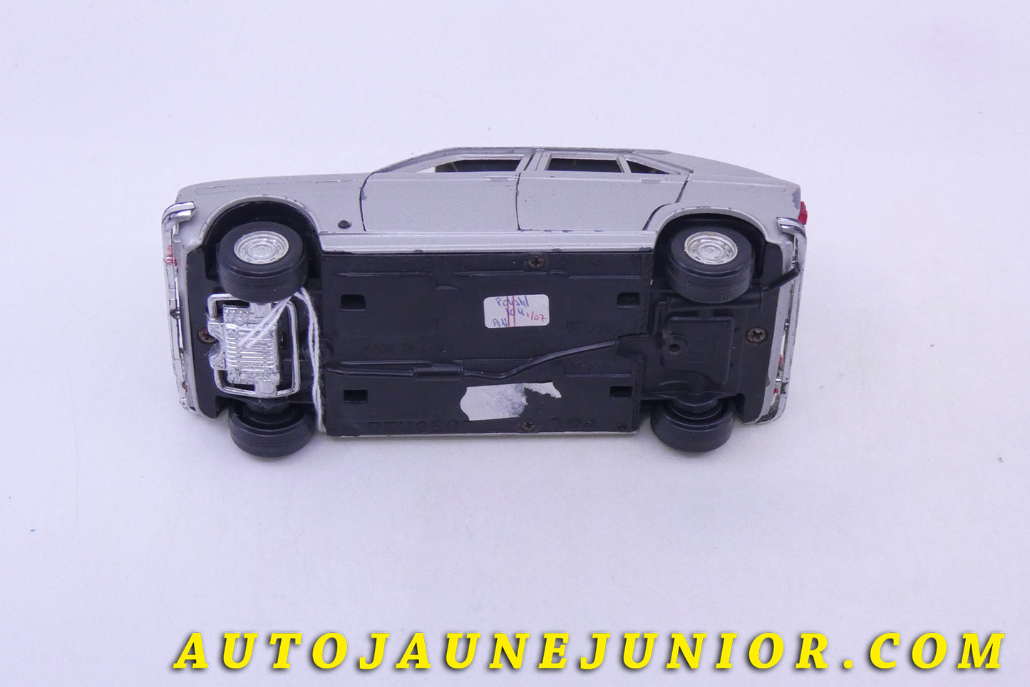 Le Polistil Peugeot 104 est en vente sur Auto Jaune Junior ! Découvrez nos collections de diecast Tekno, Politoys, Mebetoys, Mercury, Joal, Diapet, Märklin, TootsieToys.AutoJaune Junior ; Vous avez le même jouet ? Profitez de notre expertise pour vous accompagner dans la vente de vos modèles ou votre collection ! Nous achetons tous lots de miniatures ! Contactez nous !