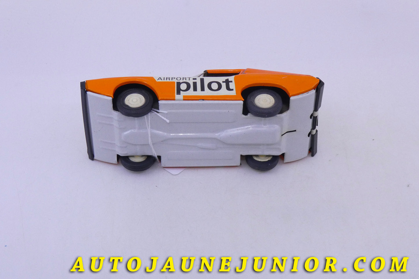 Le Autre Fabriquant Ford Auto Type Mustantang est en vente sur Auto Jaune Junior ! Découvrez nos collections de diecast Tekno, Politoys, Mebetoys, Mercury, Joal, Diapet, Märklin, TootsieToys.AutoJaune Junior ; Vous avez le même jouet ? Profitez de notre expertise pour vous accompagner dans la vente de vos modèles ou votre collection ! Nous achetons tous lots de miniatures ! Contactez nous !