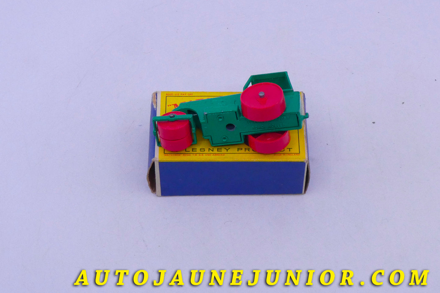 Le Matchbox Autre Rouleau compresseur est en vente sur Auto Jaune Junior ! Découvrez nos collections de diecast Tekno, Politoys, Mebetoys, Mercury, Joal, Diapet, Märklin, TootsieToys.AutoJaune Junior ; Vous avez le même jouet ? Profitez de notre expertise pour vous accompagner dans la vente de vos modèles ou votre collection ! Nous achetons tous lots de miniatures ! Contactez nous !