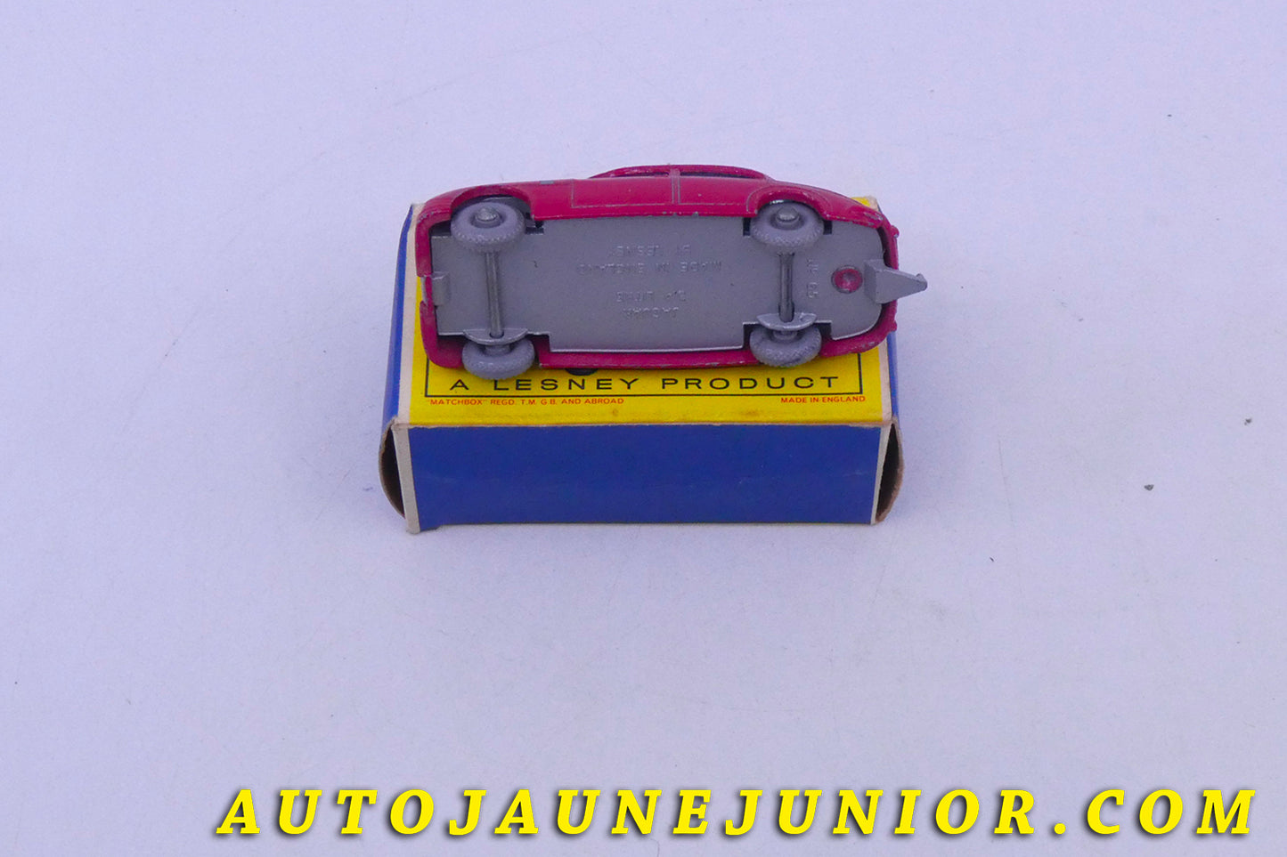 Le Matchbox Jaguar Berline 3,4 L est en vente sur Auto Jaune Junior ! Découvrez nos collections de diecast Tekno, Politoys, Mebetoys, Mercury, Joal, Diapet, Märklin, TootsieToys.AutoJaune Junior ; Vous avez le même jouet ? Profitez de notre expertise pour vous accompagner dans la vente de vos modèles ou votre collection ! Nous achetons tous lots de miniatures ! Contactez nous !
