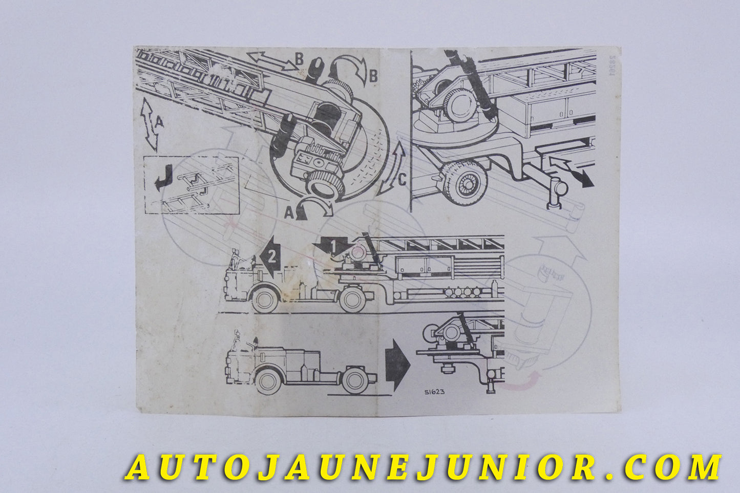 Le #1947 - Corgi Toys - American - Notice de montage, originale "La France semi remorque grande échelle" est en vente sur Auto Jaune Junior ! Tekno, Politoys, Mebetoys, Mercury, Joal, Diapet, Märklin, TootsieToys.Vous avez le même jouet ? Profitez de notre expertise pour vous accompagner dans la vente de vos modèles ou votre collection ! Nous achetons tous lots de miniatures ! Contactez nous ! contact@autojaunejunior.com.