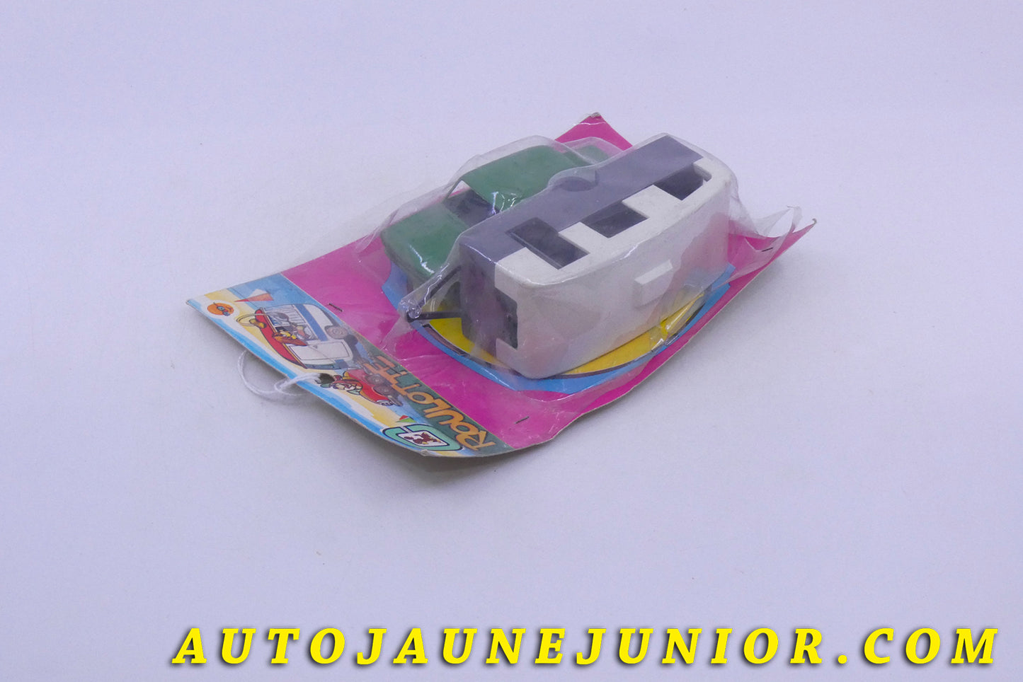 Le Inconnu Inconnu Auto et Caravane est en vente sur Auto Jaune Junior ! Découvrez nos collections de diecast Tekno, Politoys, Mebetoys, Mercury, Joal, Diapet, Märklin, TootsieToys.AutoJaune Junior ; Vous avez le même jouet ? Profitez de notre expertise pour vous accompagner dans la vente de vos modèles ou votre collection ! Nous achetons tous lots de miniatures ! Contactez nous !