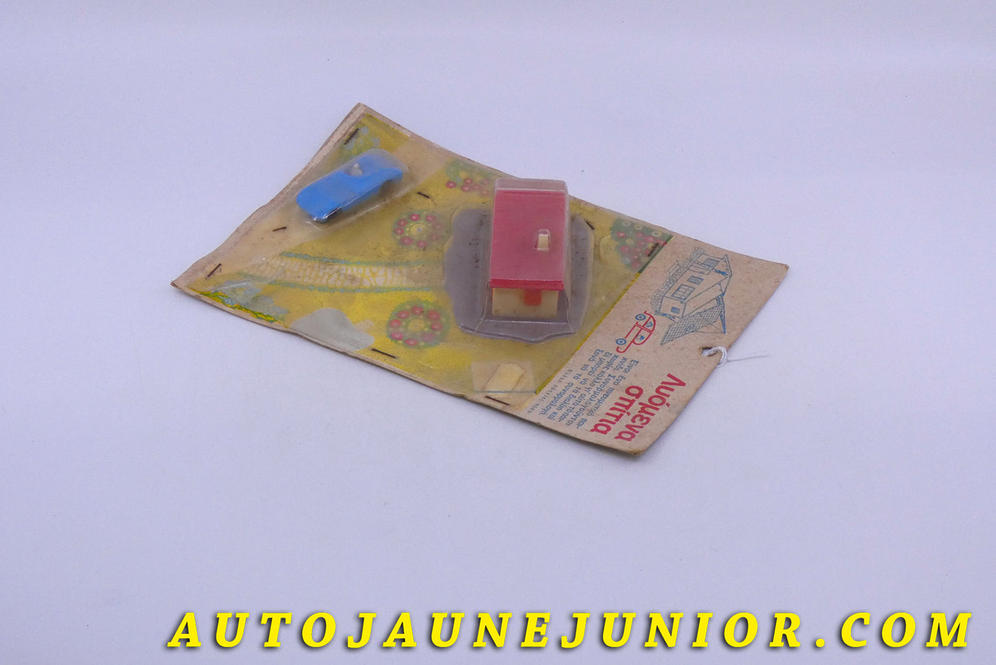 Le Autre Fabriquant Ferrari 750 Monza & Maison est en vente sur Auto Jaune Junior ! Découvrez nos collections de diecast Tekno, Politoys, Mebetoys, Mercury, Joal, Diapet, Märklin, TootsieToys.AutoJaune Junior ; Vous avez le même jouet ? Profitez de notre expertise pour vous accompagner dans la vente de vos modèles ou votre collection ! Nous achetons tous lots de miniatures ! Contactez nous !