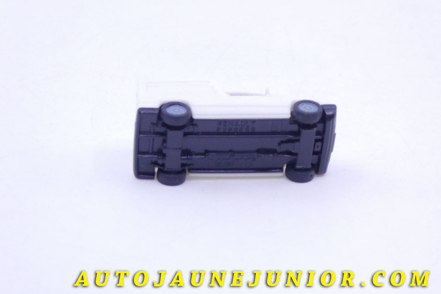 Le #1982 - Verem - Renault - Express camionette tôlée est en vente sur Auto Jaune Junior ! Tekno, Politoys, Mebetoys, Mercury, Joal, Diapet, Märklin, TootsieToys.Vous avez le même jouet ? Profitez de notre expertise pour vous accompagner dans la vente de vos modèles ou votre collection ! Nous achetons tous lots de miniatures ! Contactez nous ! contact@autojaunejunior.com.