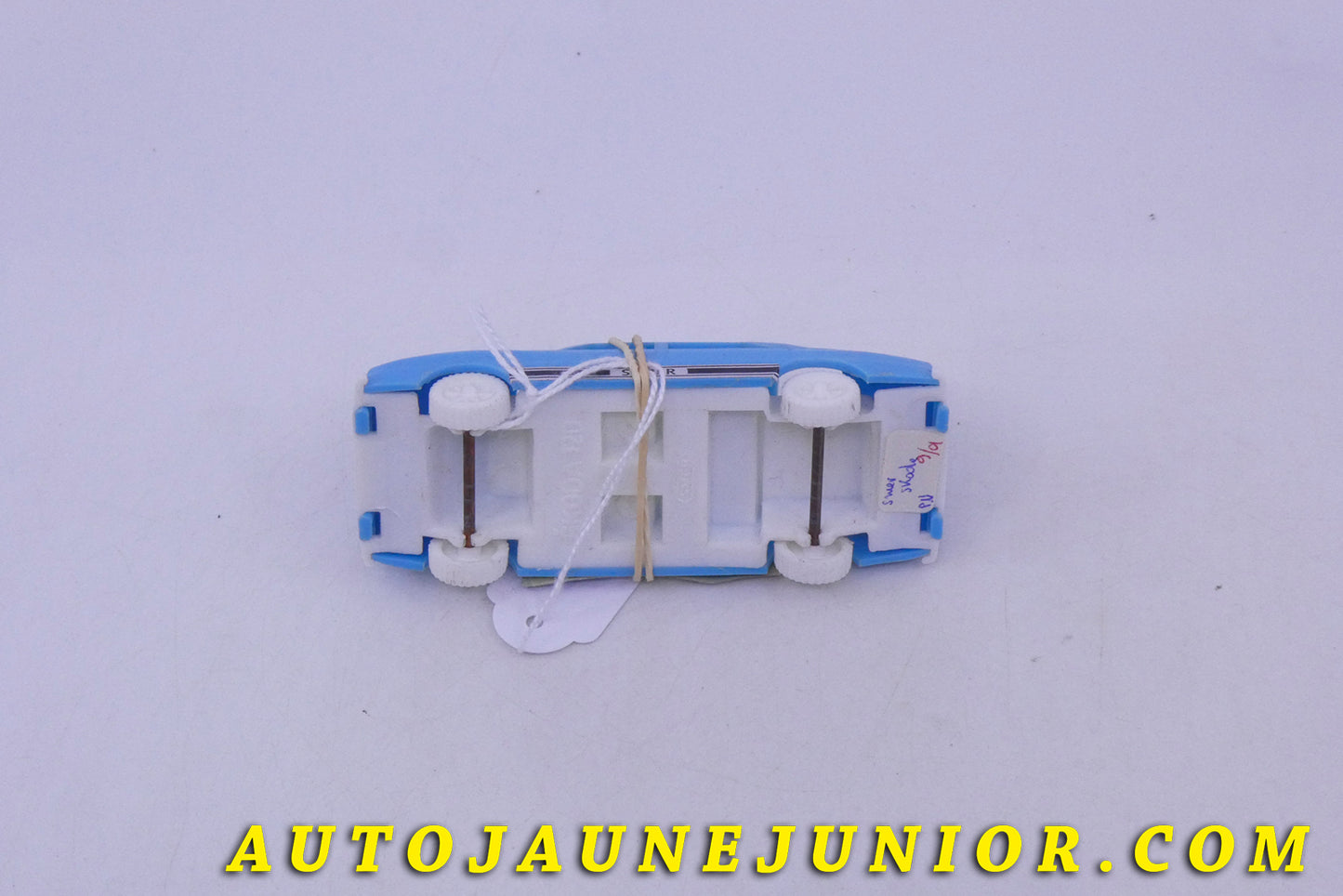Le Smer Skoda 120 Berline est en vente sur Auto Jaune Junior ! Découvrez nos collections de diecast Tekno, Politoys, Mebetoys, Mercury, Joal, Diapet, Märklin, TootsieToys.AutoJaune Junior ; Vous avez le même jouet ? Profitez de notre expertise pour vous accompagner dans la vente de vos modèles ou votre collection ! Nous achetons tous lots de miniatures ! Contactez nous !