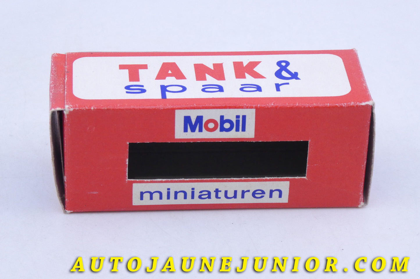 Le Majorette Document Boite vide Tank & Spaar est en vente sur Auto Jaune Junior ! Découvrez nos collections de diecast Tekno, Politoys, Mebetoys, Mercury, Joal, Diapet, Märklin, TootsieToys.AutoJaune Junior ; Vous avez le même jouet ? Profitez de notre expertise pour vous accompagner dans la vente de vos modèles ou votre collection ! Nous achetons tous lots de miniatures ! Contactez nous !