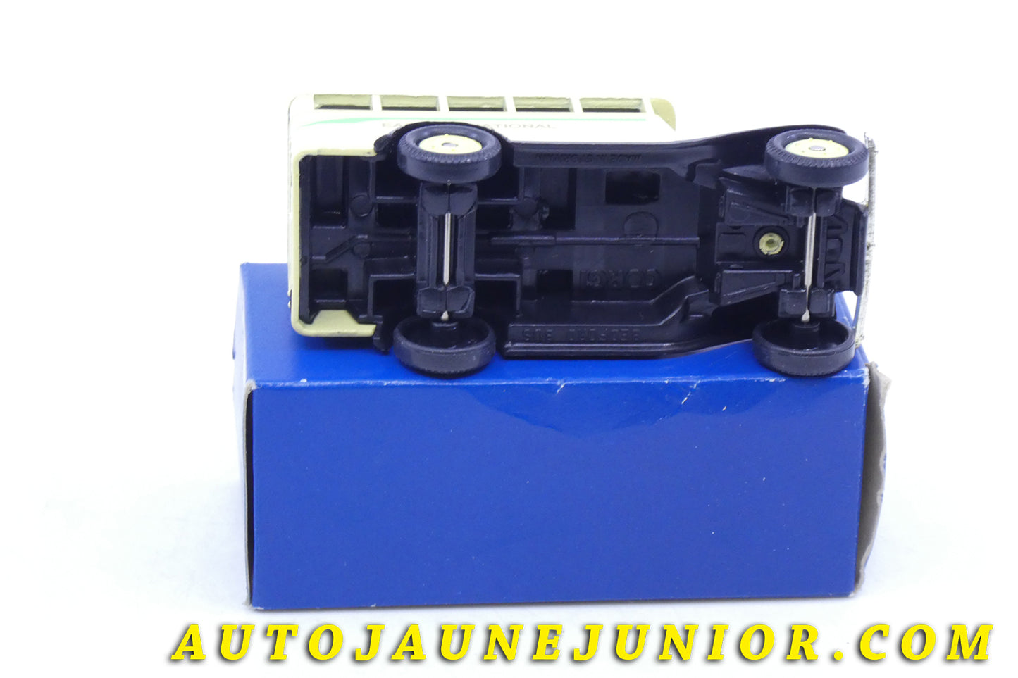 Le Corgi Toys Bedford Bus 1931 "Eastern National" est en vente sur Auto Jaune Junior ! Découvrez nos collections de diecast Tekno, Politoys, Mebetoys, Mercury, Joal, Diapet, Märklin, TootsieToys.AutoJaune Junior ; Vous avez le même jouet ? Profitez de notre expertise pour vous accompagner dans la vente de vos modèles ou votre collection ! Nous achetons tous lots de miniatures ! Contactez nous !