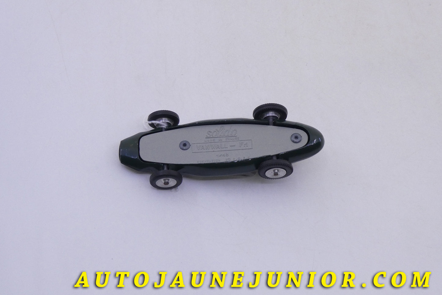 Le Solido Alfa Roméo monoplace profilée est en vente sur Auto Jaune Junior ! Découvrez nos collections de diecast Tekno, Politoys, Mebetoys, Mercury, Joal, Diapet, Märklin, TootsieToys.AutoJaune Junior ; Vous avez le même jouet ? Profitez de notre expertise pour vous accompagner dans la vente de vos modèles ou votre collection ! Nous achetons tous lots de miniatures ! Contactez nous !