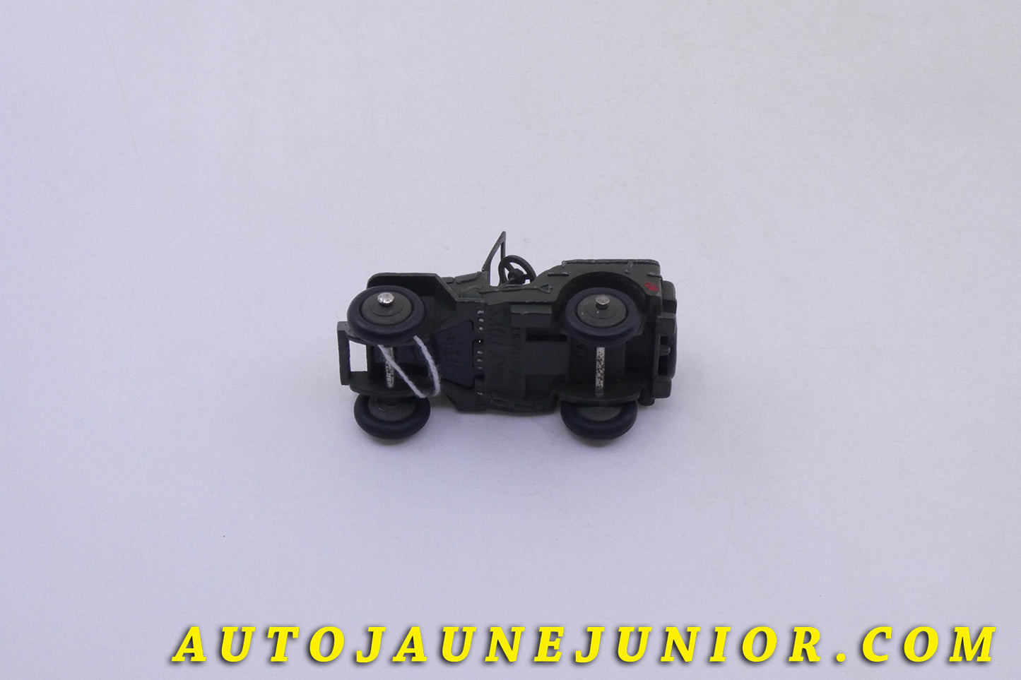 Le Dinky Toys Willys jeep est en vente sur Auto Jaune Junior ! Découvrez nos collections de diecast Tekno, Politoys, Mebetoys, Mercury, Joal, Diapet, Märklin, TootsieToys.AutoJaune Junior ; Vous avez le même jouet ? Profitez de notre expertise pour vous accompagner dans la vente de vos modèles ou votre collection ! Nous achetons tous lots de miniatures ! Contactez nous !