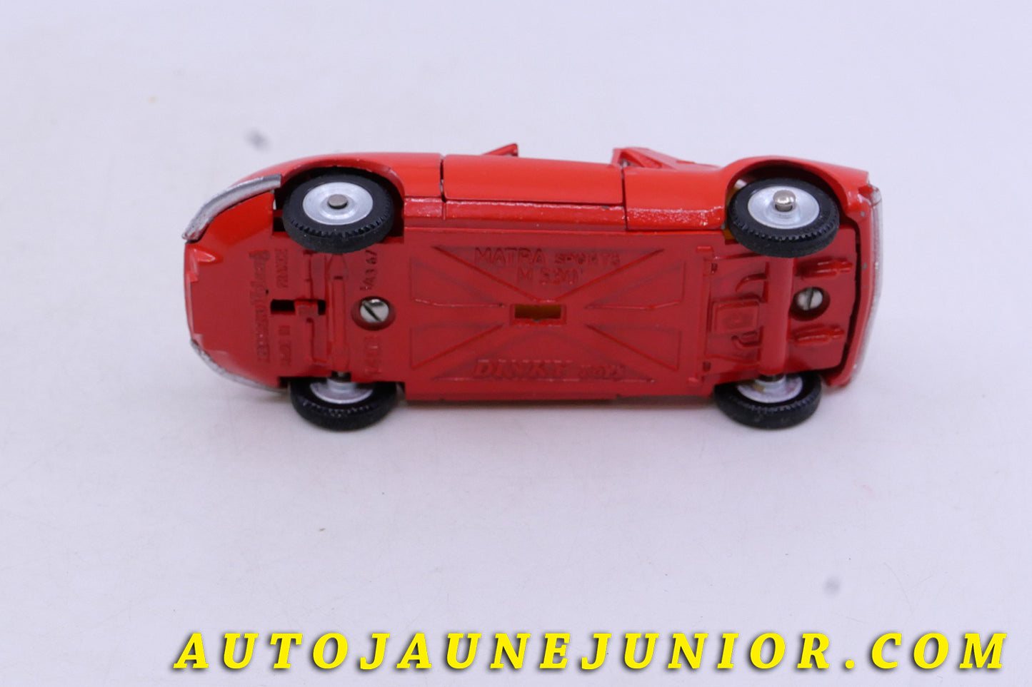 Le Dinky Toys Auto Matra-530 est en vente sur Auto Jaune Junior ! Découvrez nos collections de diecast Tekno, Politoys, Mebetoys, Mercury, Joal, Diapet, Märklin, TootsieToys.AutoJaune Junior ; Vous avez le même jouet ? Profitez de notre expertise pour vous accompagner dans la vente de vos modèles ou votre collection ! Nous achetons tous lots de miniatures ! Contactez nous !