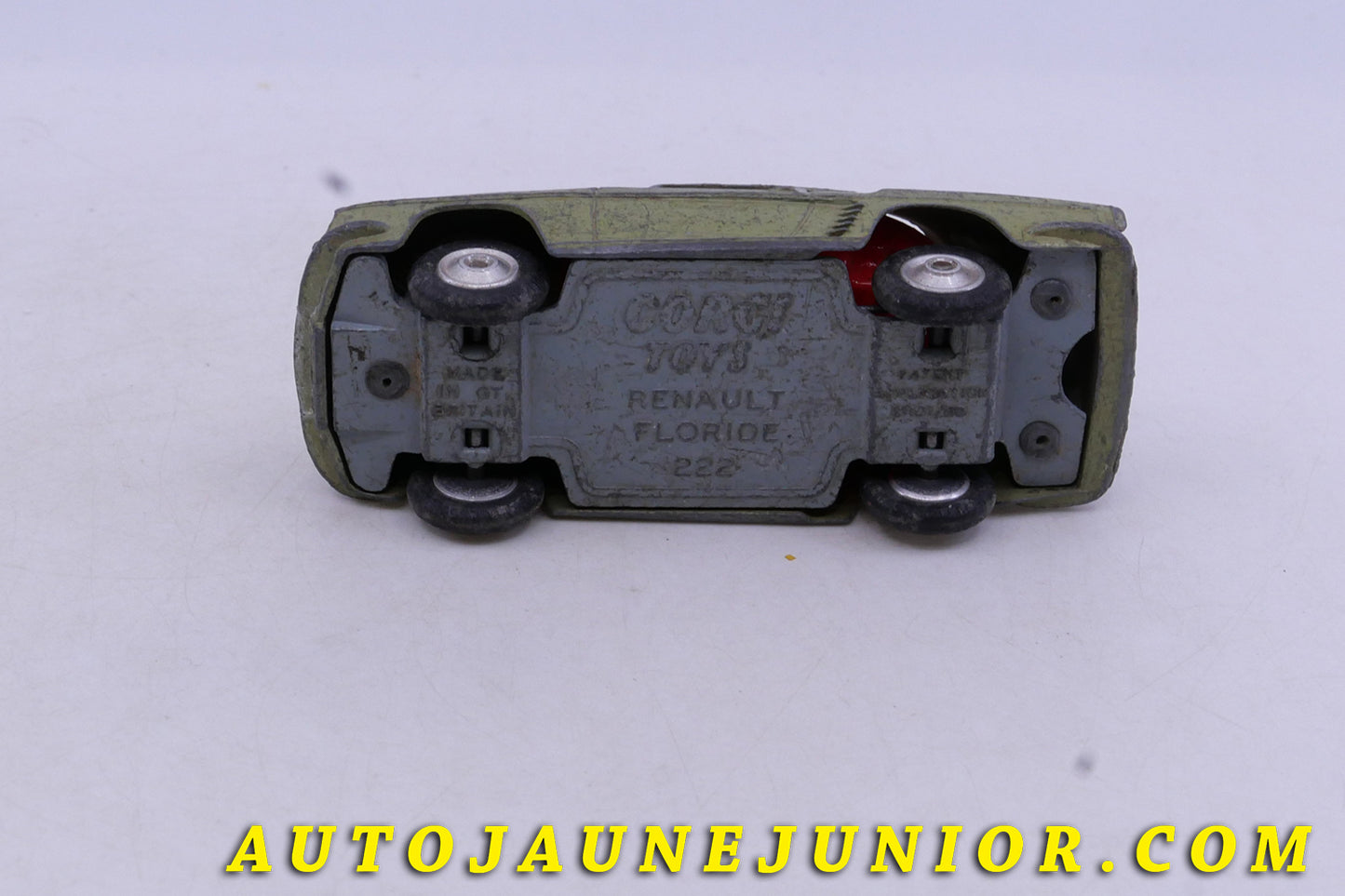 Le Corgi Toys Renault Floride est en vente sur Auto Jaune Junior ! Découvrez nos collections de diecast Tekno, Politoys, Mebetoys, Mercury, Joal, Diapet, Märklin, TootsieToys.AutoJaune Junior ; Vous avez le même jouet ? Profitez de notre expertise pour vous accompagner dans la vente de vos modèles ou votre collection ! Nous achetons tous lots de miniatures ! Contactez nous !
