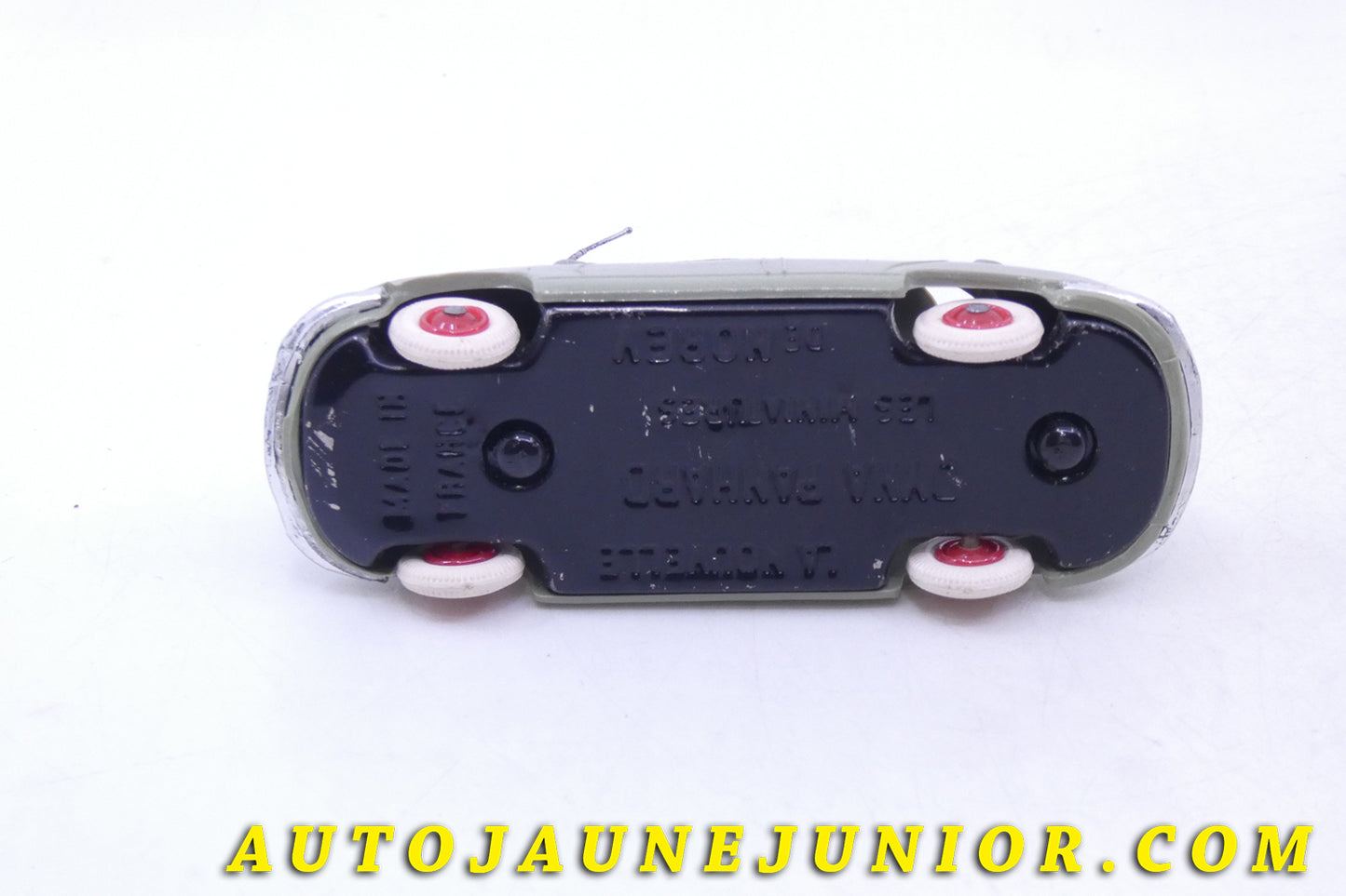 Le Norev Panhard Dyna 54 est en vente sur Auto Jaune Junior ! Découvrez nos collections de diecast Tekno, Politoys, Mebetoys, Mercury, Joal, Diapet, Märklin, TootsieToys.AutoJaune Junior ; Vous avez le même jouet ? Profitez de notre expertise pour vous accompagner dans la vente de vos modèles ou votre collection ! Nous achetons tous lots de miniatures ! Contactez nous !