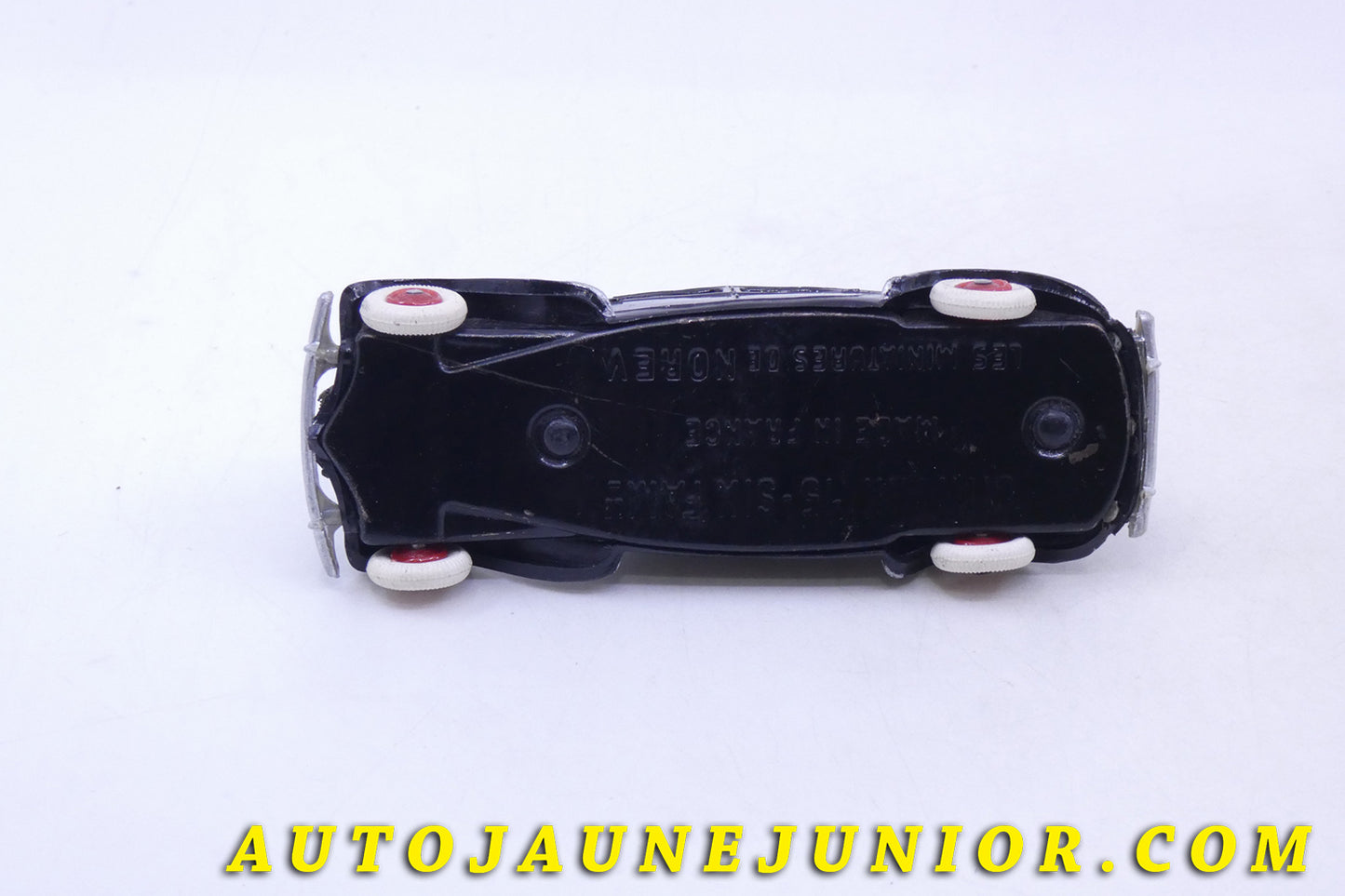 Le Norev Citroën 15cv Traction avant est en vente sur Auto Jaune Junior ! Découvrez nos collections de diecast Tekno, Politoys, Mebetoys, Mercury, Joal, Diapet, Märklin, TootsieToys.AutoJaune Junior ; Vous avez le même jouet ? Profitez de notre expertise pour vous accompagner dans la vente de vos modèles ou votre collection ! Nous achetons tous lots de miniatures ! Contactez nous !