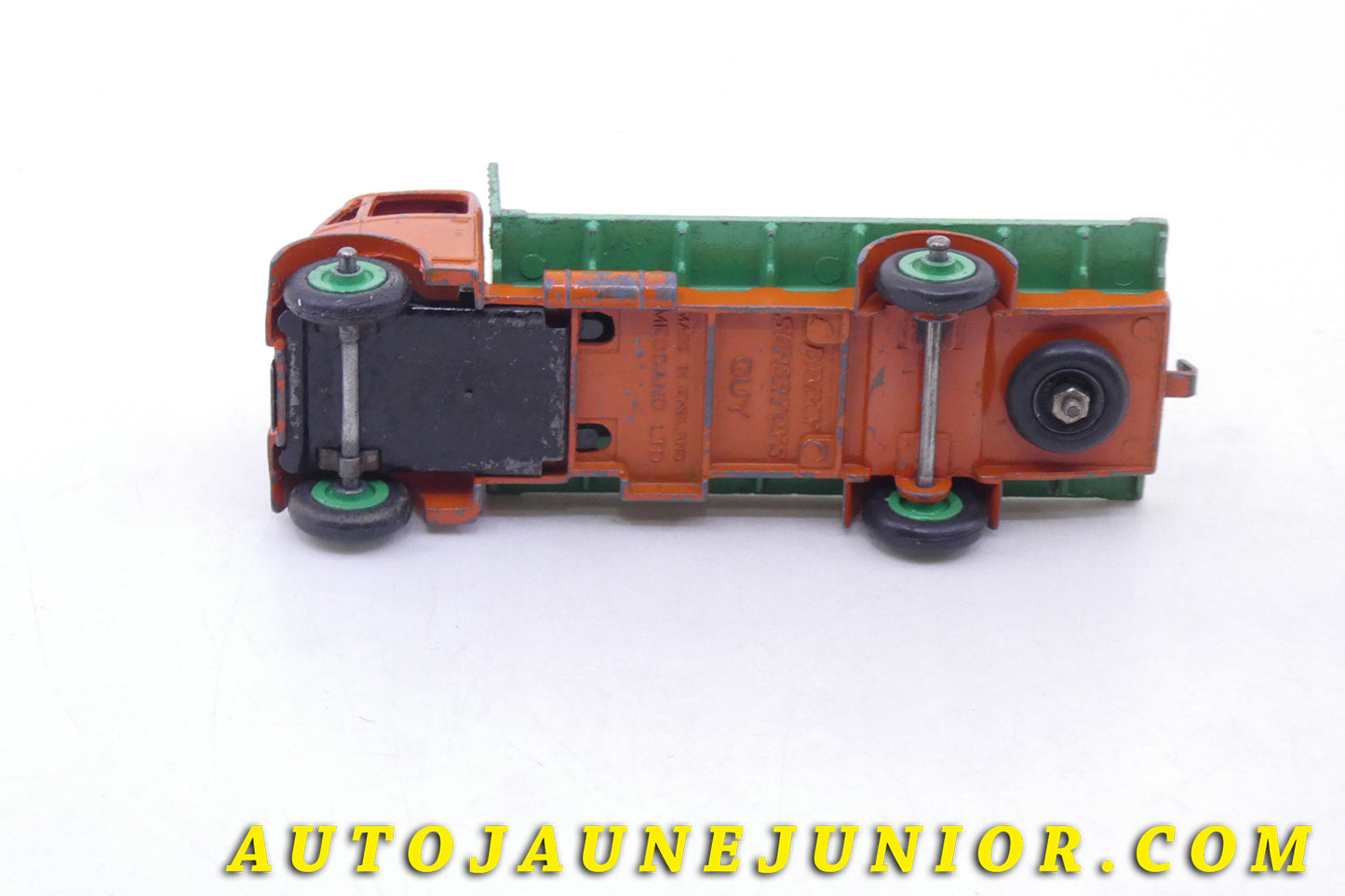 Le Dinky Toys Guy Otter Plateau Version intermédiaire est en vente sur Auto Jaune Junior ! Découvrez nos collections de diecast Tekno, Politoys, Mebetoys, Mercury, Joal, Diapet, Märklin, TootsieToys.AutoJaune Junior ; Vous avez le même jouet ? Profitez de notre expertise pour vous accompagner dans la vente de vos modèles ou votre collection ! Nous achetons tous lots de miniatures ! Contactez nous !