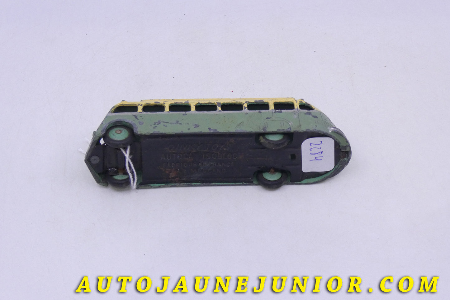 Le Dinky Toys Isobloc Isobloc Type 1 est en vente sur Auto Jaune Junior ! Découvrez nos collections de diecast Tekno, Politoys, Mebetoys, Mercury, Joal, Diapet, Märklin, TootsieToys.AutoJaune Junior ; Vous avez le même jouet ? Profitez de notre expertise pour vous accompagner dans la vente de vos modèles ou votre collection ! Nous achetons tous lots de miniatures ! Contactez nous !