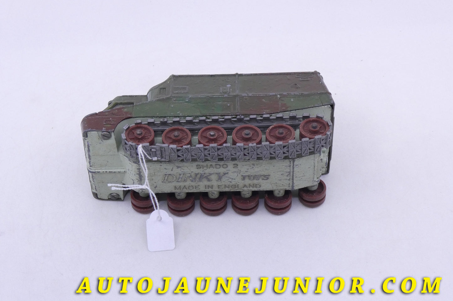 Le Dinky Toys Aucun Char est en vente sur Auto Jaune Junior ! Découvrez nos collections de diecast Tekno, Politoys, Mebetoys, Mercury, Joal, Diapet, Märklin, TootsieToys.AutoJaune Junior ; Vous avez le même jouet ? Profitez de notre expertise pour vous accompagner dans la vente de vos modèles ou votre collection ! Nous achetons tous lots de miniatures ! Contactez nous !