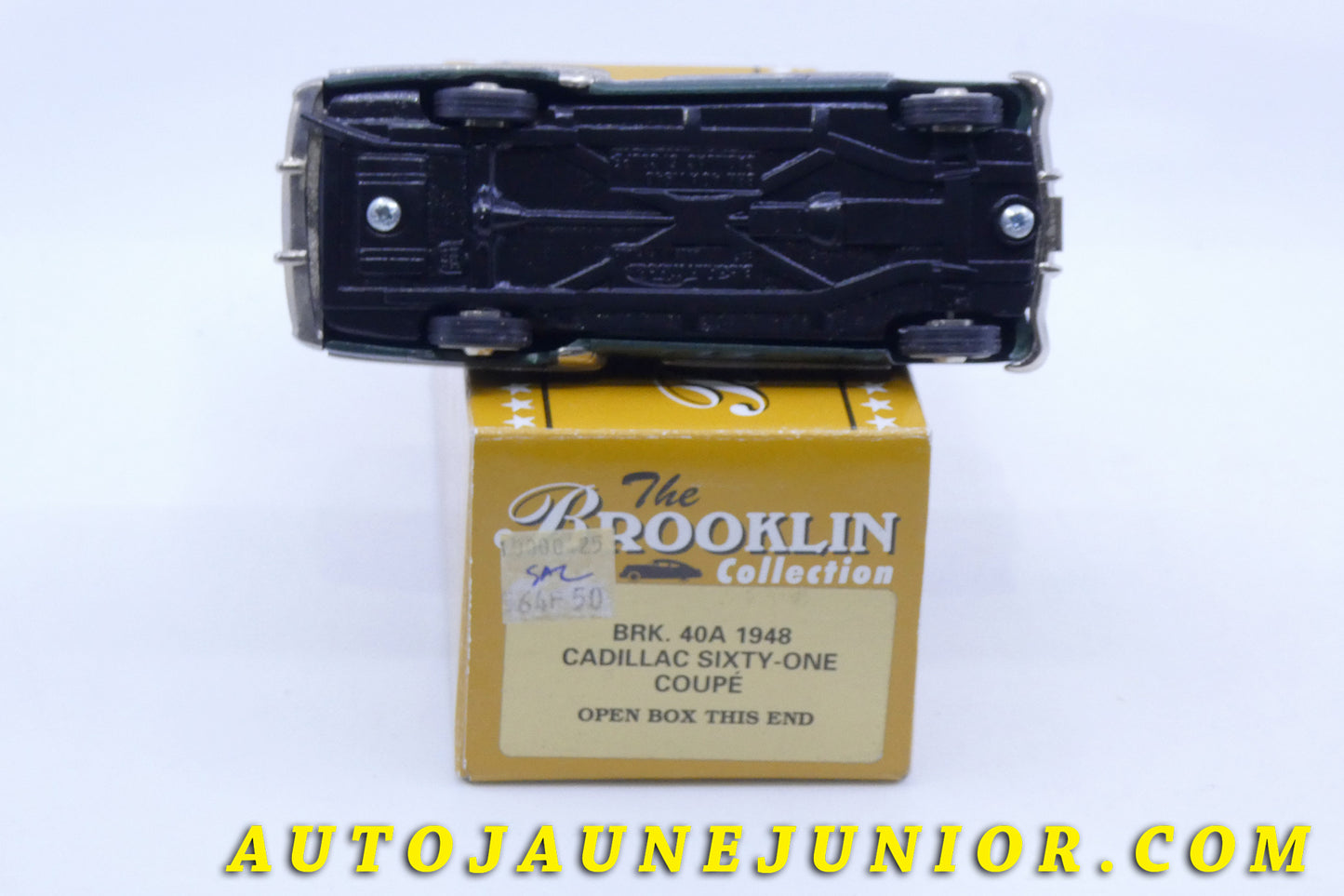 Le #2405 - Brooklin - Cadillac - Sixty One Coupé "1948" BRK #40A est en vente sur Auto Jaune Junior ! Tekno, Politoys, Mebetoys, Mercury, Joal, Diapet, Märklin, TootsieToys.Vous avez le même jouet ? Profitez de notre expertise pour vous accompagner dans la vente de vos modèles ou votre collection ! Nous achetons tous lots de miniatures ! Contactez nous ! contact@autojaunejunior.com.