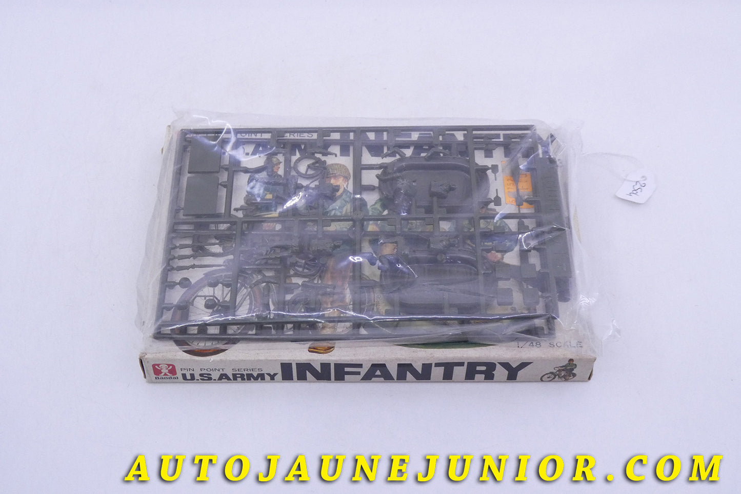 Le Bandai Soldats Figurines Infanteries est en vente sur Auto Jaune Junior ! Découvrez nos collections de diecast Tekno, Politoys, Mebetoys, Mercury, Joal, Diapet, Märklin, TootsieToys.AutoJaune Junior ; Vous avez le même jouet ? Profitez de notre expertise pour vous accompagner dans la vente de vos modèles ou votre collection ! Nous achetons tous lots de miniatures ! Contactez nous !