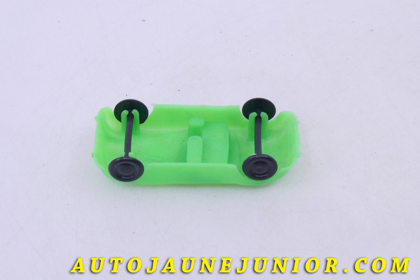 Le USA Jaguar XK 120 est en vente sur Auto Jaune Junior ! Découvrez nos collections de diecast Tekno, Politoys, Mebetoys, Mercury, Joal, Diapet, Märklin, TootsieToys.AutoJaune Junior ; Vous avez le même jouet ? Profitez de notre expertise pour vous accompagner dans la vente de vos modèles ou votre collection ! Nous achetons tous lots de miniatures ! Contactez nous !