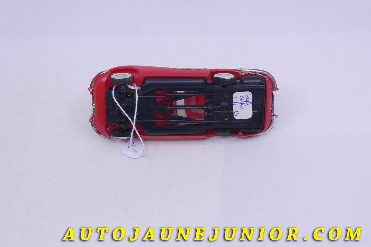 Le Hong-Kong Jaguar Type E est en vente sur Auto Jaune Junior ! Découvrez nos collections de diecast Tekno, Politoys, Mebetoys, Mercury, Joal, Diapet, Märklin, TootsieToys.AutoJaune Junior ; Vous avez le même jouet ? Profitez de notre expertise pour vous accompagner dans la vente de vos modèles ou votre collection ! Nous achetons tous lots de miniatures ! Contactez nous !