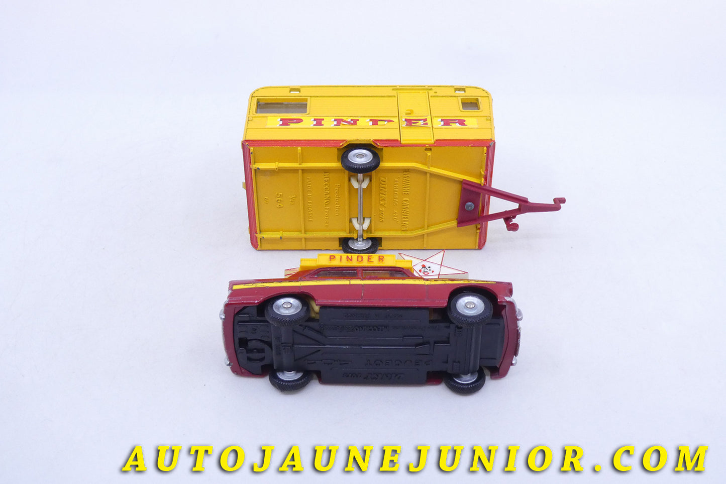Le Dinky Toys Peugeot 404 Pinder et 404 avec caravane "Pinder"Caravane est en vente sur Auto Jaune Junior ! Découvrez nos collections de diecast Tekno, Politoys, Mebetoys, Mercury, Joal, Diapet, Märklin, TootsieToys.Vous avez le même jouet ? Profitez de notre expertise pour vous accompagner dans la vente de vos modèles ou votre collection ! Nous achetons tous lots de miniatures ! Contactez nous !