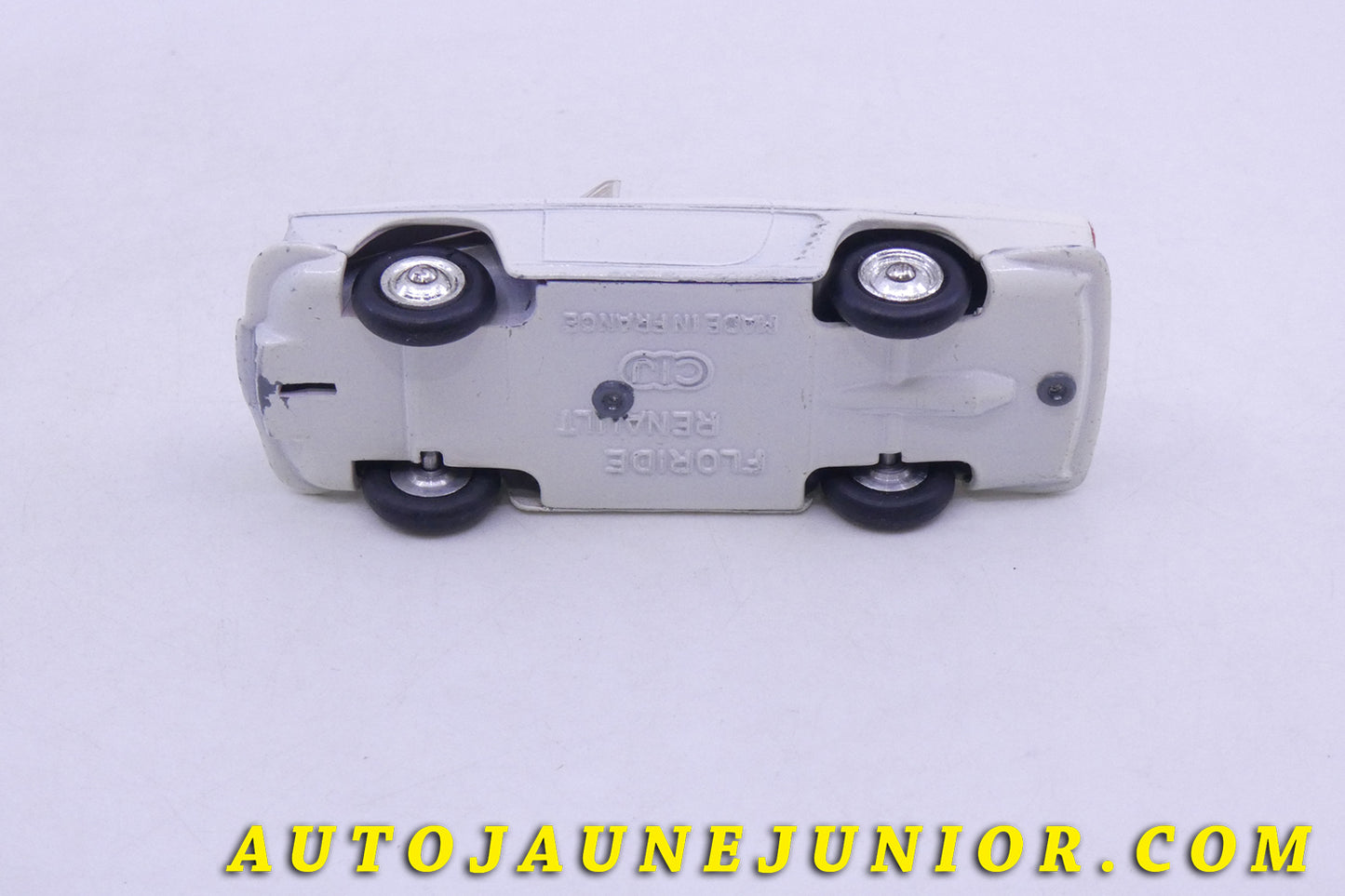 Le C-I-J Renault Floride cabriolet est en vente sur Auto Jaune Junior ! Découvrez nos collections de diecast Tekno, Politoys, Mebetoys, Mercury, Joal, Diapet, Märklin, TootsieToys.AutoJaune Junior ; Vous avez le même jouet ? Profitez de notre expertise pour vous accompagner dans la vente de vos modèles ou votre collection ! Nous achetons tous lots de miniatures ! Contactez nous !