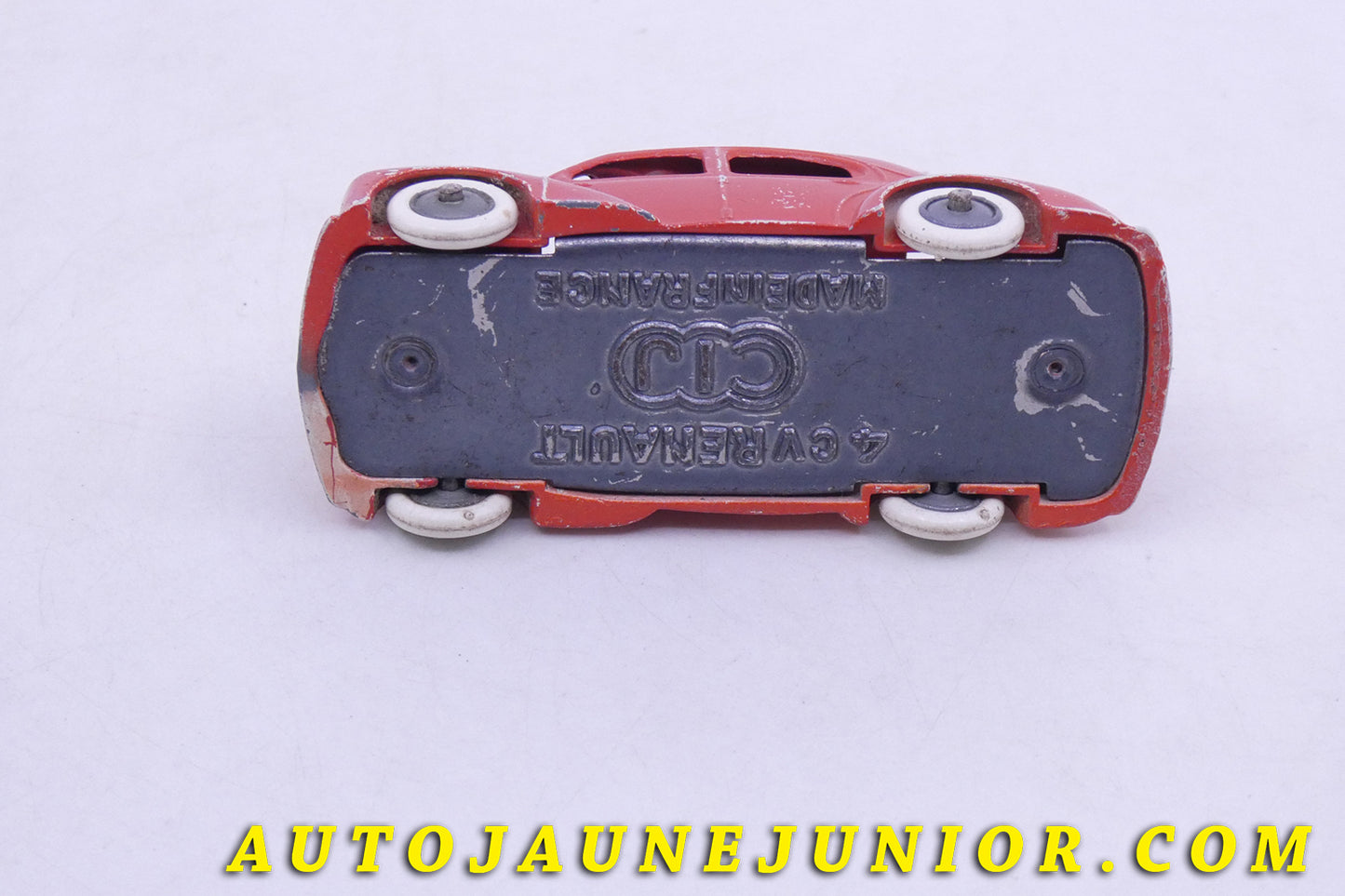 Le C-I-J Renault 4 Cv est en vente sur Auto Jaune Junior ! Découvrez nos collections de diecast Tekno, Politoys, Mebetoys, Mercury, Joal, Diapet, Märklin, TootsieToys.AutoJaune Junior ; Vous avez le même jouet ? Profitez de notre expertise pour vous accompagner dans la vente de vos modèles ou votre collection ! Nous achetons tous lots de miniatures ! Contactez nous !
