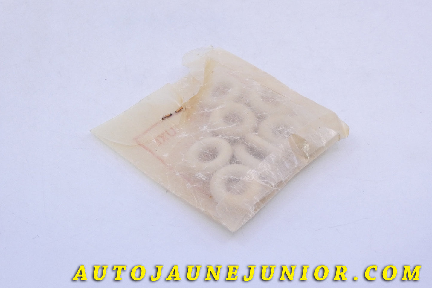 Le Dinky Toys Objet Sachet 12 pneus Luxe - Grand modèle 6677 est en vente sur Auto Jaune Junior ! Découvrez nos collections de diecast Tekno, Politoys, Mebetoys, Mercury, Joal, Diapet, Märklin, TootsieToys.AutoJaune Junior ; Vous avez le même jouet ? Profitez de notre expertise pour vous accompagner dans la vente de vos modèles ou votre collection ! Nous achetons tous lots de miniatures ! Contactez nous !