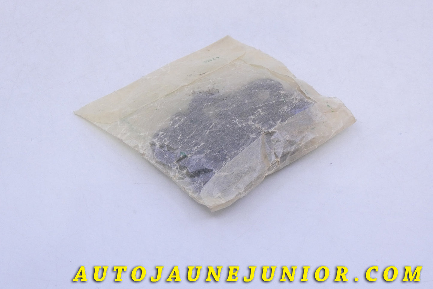 Le Dinky Toys Pneus Sachet 12 pneus Luxe - Grand modèle 6677 est en vente sur Auto Jaune Junior ! Découvrez nos collections de diecast Tekno, Politoys, Mebetoys, Mercury, Joal, Diapet, Märklin, TootsieToys.AutoJaune Junior ; Vous avez le même jouet ? Profitez de notre expertise pour vous accompagner dans la vente de vos modèles ou votre collection ! Nous achetons tous lots de miniatures ! Contactez nous !