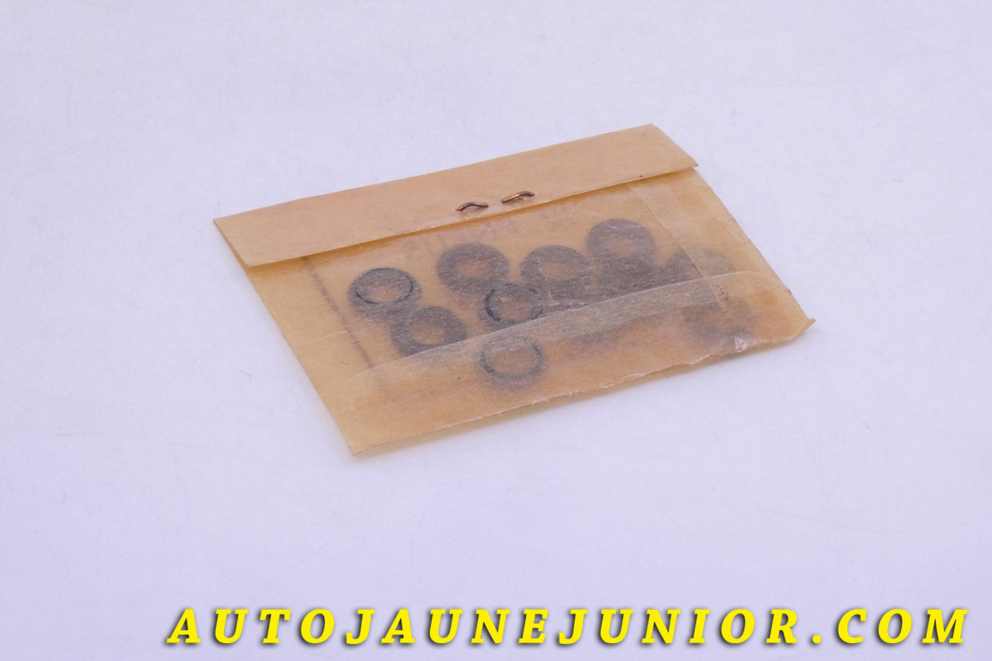 Le Dinky Toys Pneus Vespa Sachet 12 pneus Luxe - Pour 2CV Vespa est en vente sur Auto Jaune Junior ! Découvrez nos collections de diecast Tekno, Politoys, Mebetoys, Mercury, Joal, Diapet, Märklin, TootsieToys.AutoJaune Junior ; Vous avez le même jouet ? Profitez de notre expertise pour vous accompagner dans la vente de vos modèles ou votre collection ! Nous achetons tous lots de miniatures ! Contactez nous !
