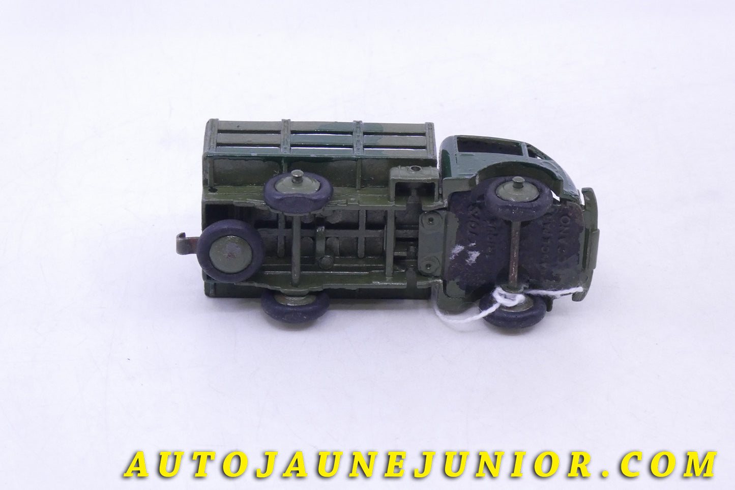 Le Dinky Toys Ford Camion ridelles Ajourées est en vente sur Auto Jaune Junior ! Découvrez nos collections de diecast Tekno, Politoys, Mebetoys, Mercury, Joal, Diapet, Märklin, TootsieToys.AutoJaune Junior ; Vous avez le même jouet ? Profitez de notre expertise pour vous accompagner dans la vente de vos modèles ou votre collection ! Nous achetons tous lots de miniatures ! Contactez nous !