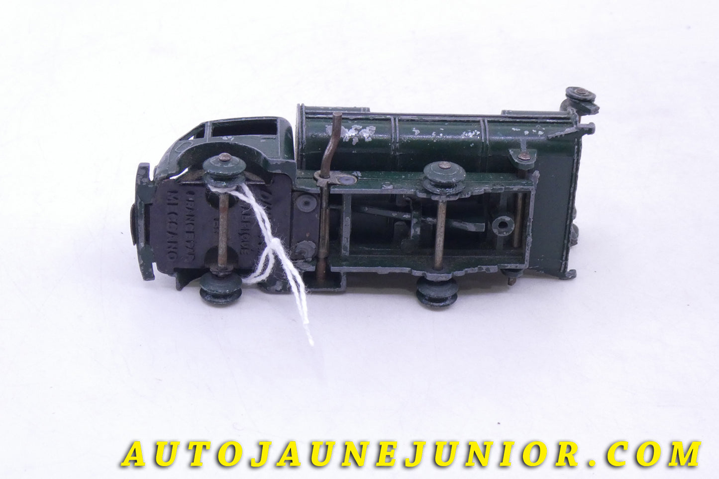 Le Dinky Toys Ford Benne à ordure type 1 est en vente sur Auto Jaune Junior ! Découvrez nos collections de diecast Tekno, Politoys, Mebetoys, Mercury, Joal, Diapet, Märklin, TootsieToys.AutoJaune Junior ; Vous avez le même jouet ? Profitez de notre expertise pour vous accompagner dans la vente de vos modèles ou votre collection ! Nous achetons tous lots de miniatures ! Contactez nous !