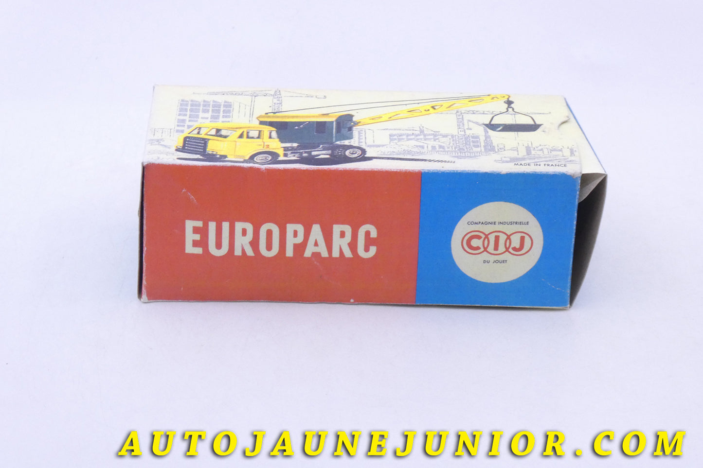 Le C-I-J Saviem Camion Grue est en vente sur Auto Jaune Junior ! Découvrez nos collections de diecast Tekno, Politoys, Mebetoys, Mercury, Joal, Diapet, Märklin, TootsieToys.AutoJaune Junior ; Vous avez le même jouet ? Profitez de notre expertise pour vous accompagner dans la vente de vos modèles ou votre collection ! Nous achetons tous lots de miniatures ! Contactez nous !