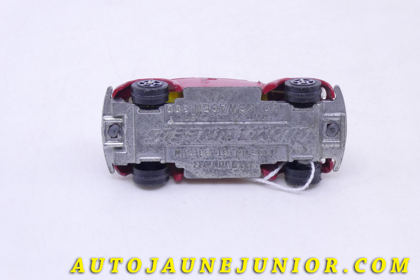 Le Aurora Volkswagen 1300 est en vente sur Auto Jaune Junior ! Découvrez nos collections de diecast Tekno, Politoys, Mebetoys, Mercury, Joal, Diapet, Märklin, TootsieToys.AutoJaune Junior ; Vous avez le même jouet ? Profitez de notre expertise pour vous accompagner dans la vente de vos modèles ou votre collection ! Nous achetons tous lots de miniatures ! Contactez nous !