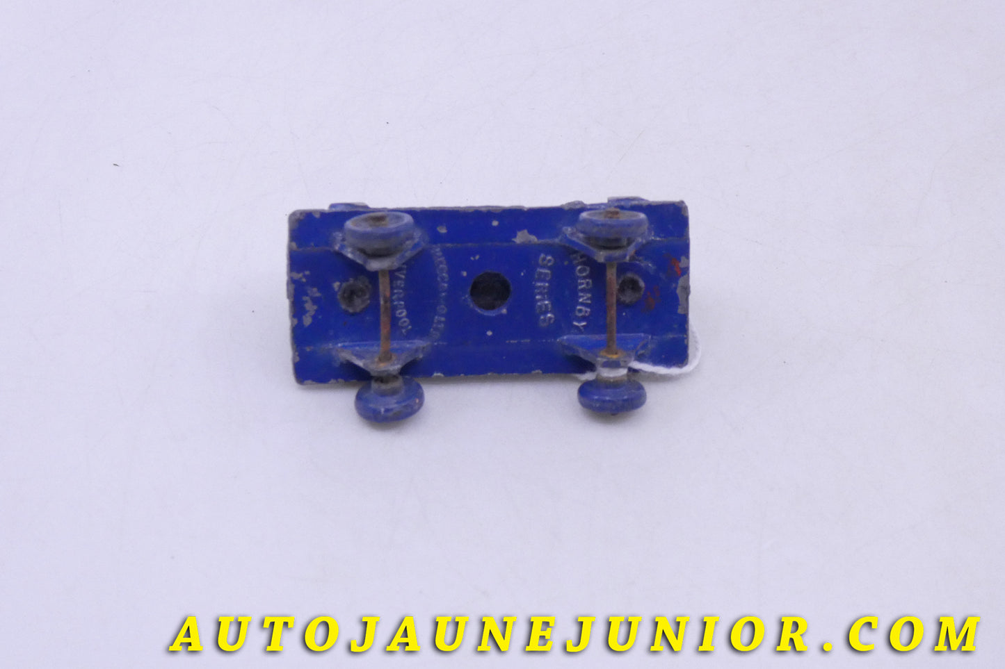 Le Dinky Toys Avion Wagon est en vente sur Auto Jaune Junior ! Découvrez nos collections de diecast Tekno, Politoys, Mebetoys, Mercury, Joal, Diapet, Märklin, TootsieToys.AutoJaune Junior ; Vous avez le même jouet ? Profitez de notre expertise pour vous accompagner dans la vente de vos modèles ou votre collection ! Nous achetons tous lots de miniatures ! Contactez nous !