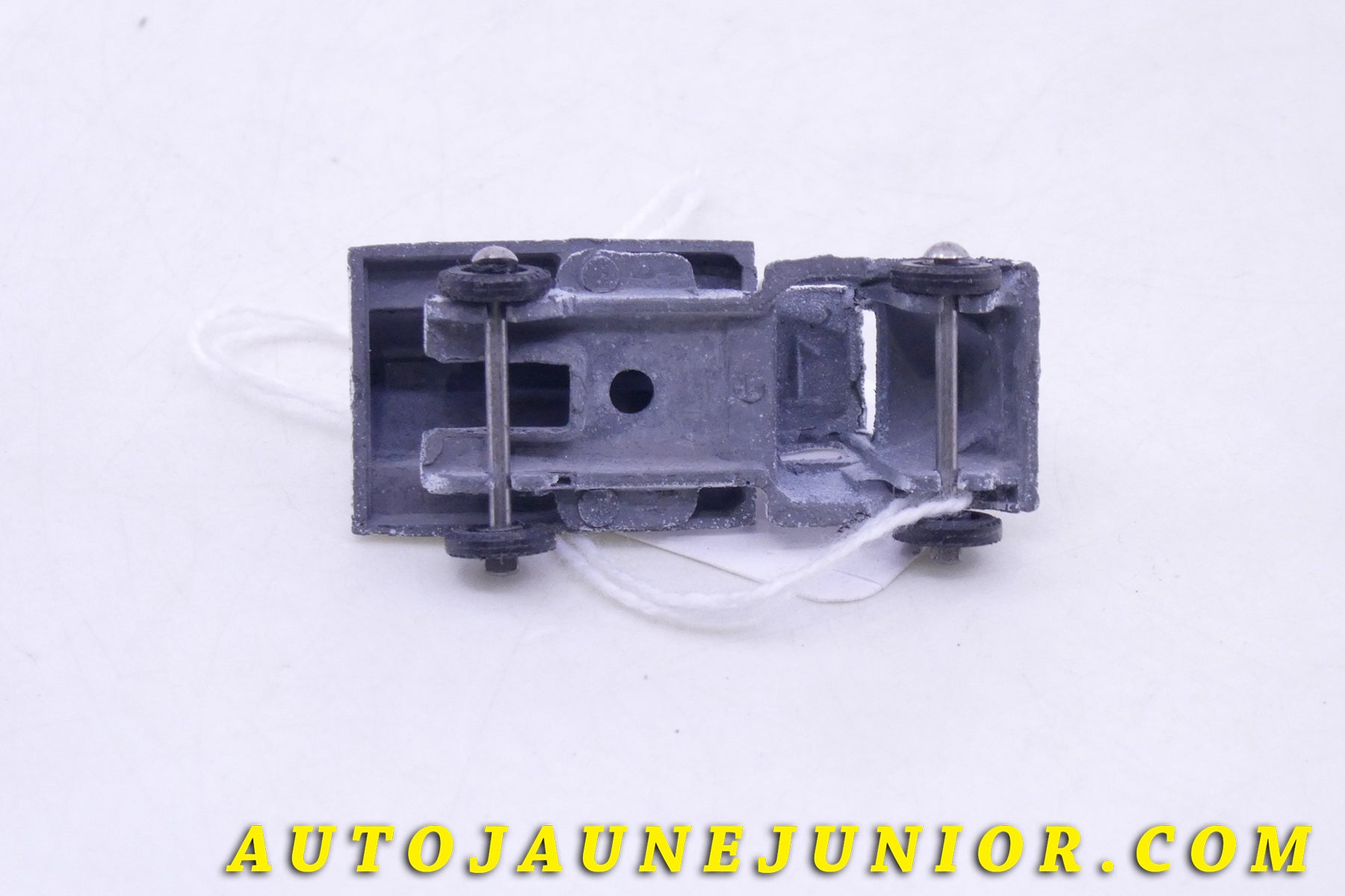 Le Barclay Camion Camion Citrene Milk est en vente sur Auto Jaune Junior ! Découvrez nos collections de diecast Tekno, Politoys, Mebetoys, Mercury, Joal, Diapet, Märklin, TootsieToys.Vous avez le même jouet ? Profitez de notre expertise pour vous accompagner dans la vente de vos modèles ou votre collection ! Nous achetons tous lots de miniatures ! Contactez nous !